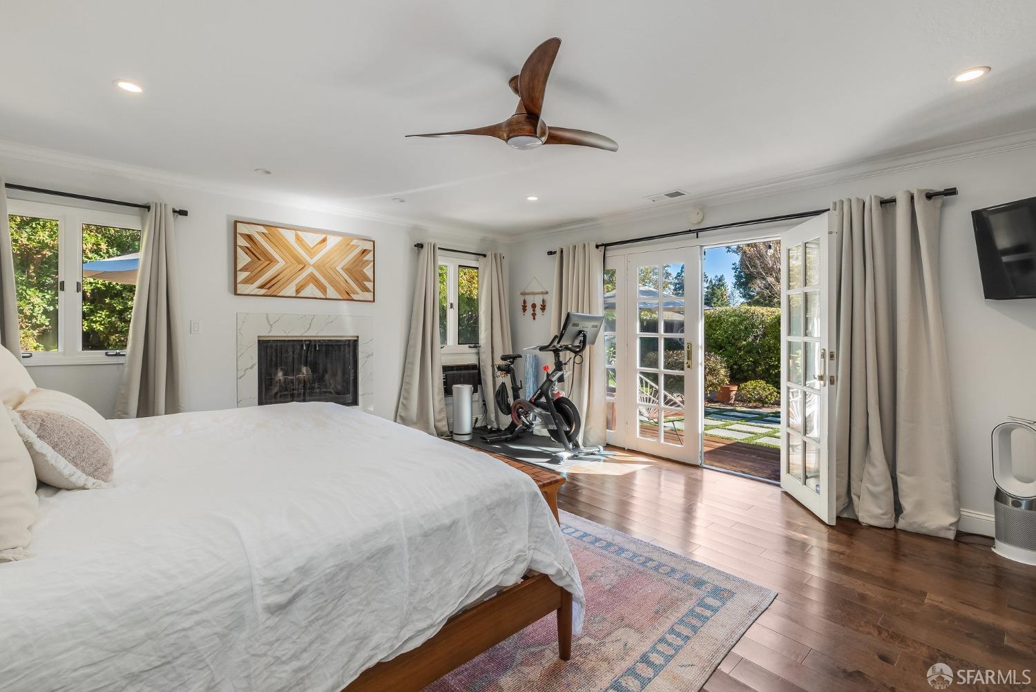 Detail Gallery Image 30 of 49 For 339 Cerrito Ave, Redwood City,  CA 94061 - 3 Beds | 2 Baths