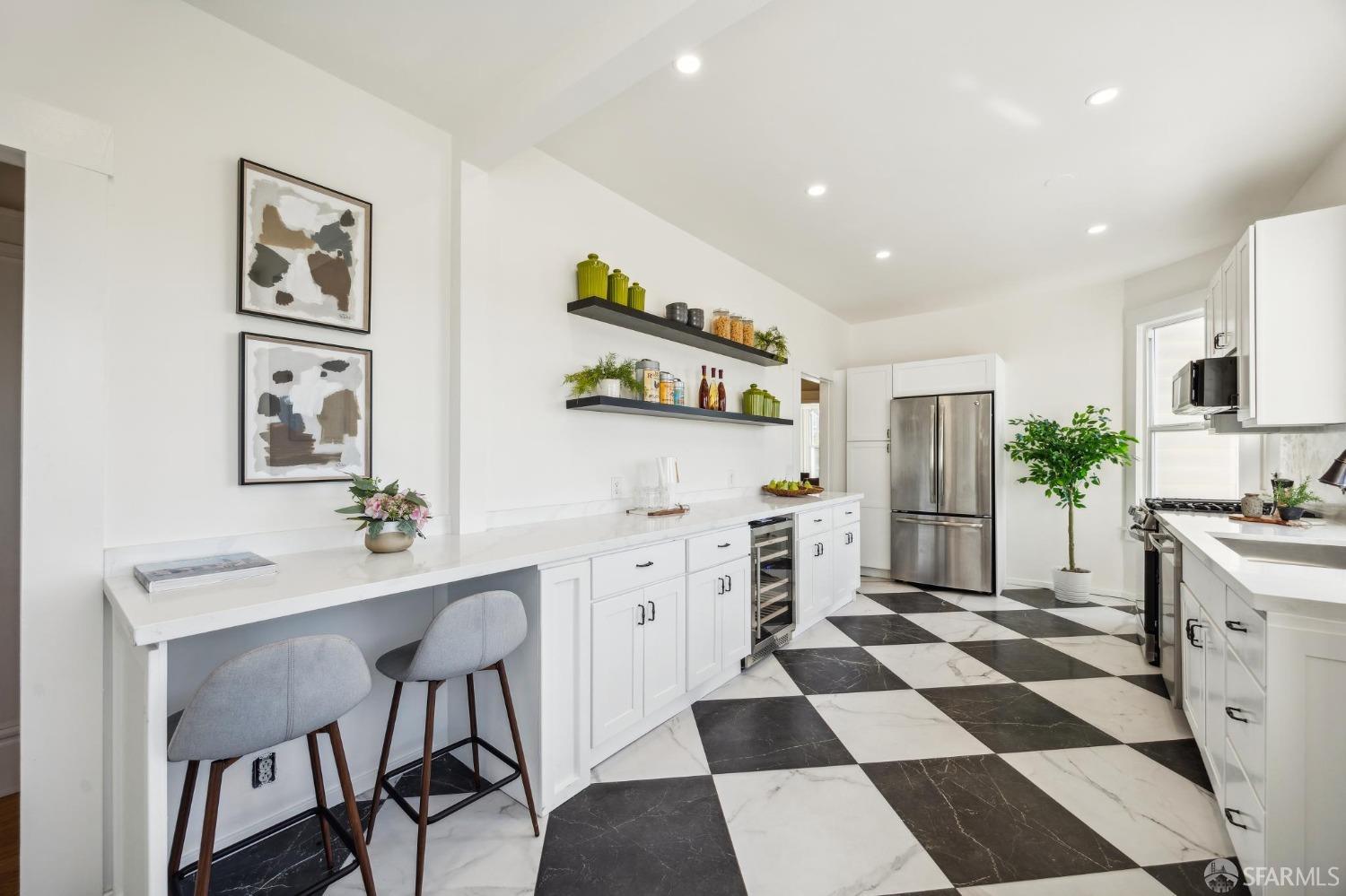 Detail Gallery Image 18 of 36 For 1180 De Haro St #B,  San Francisco,  CA 94107 - 2 Beds | 1/1 Baths