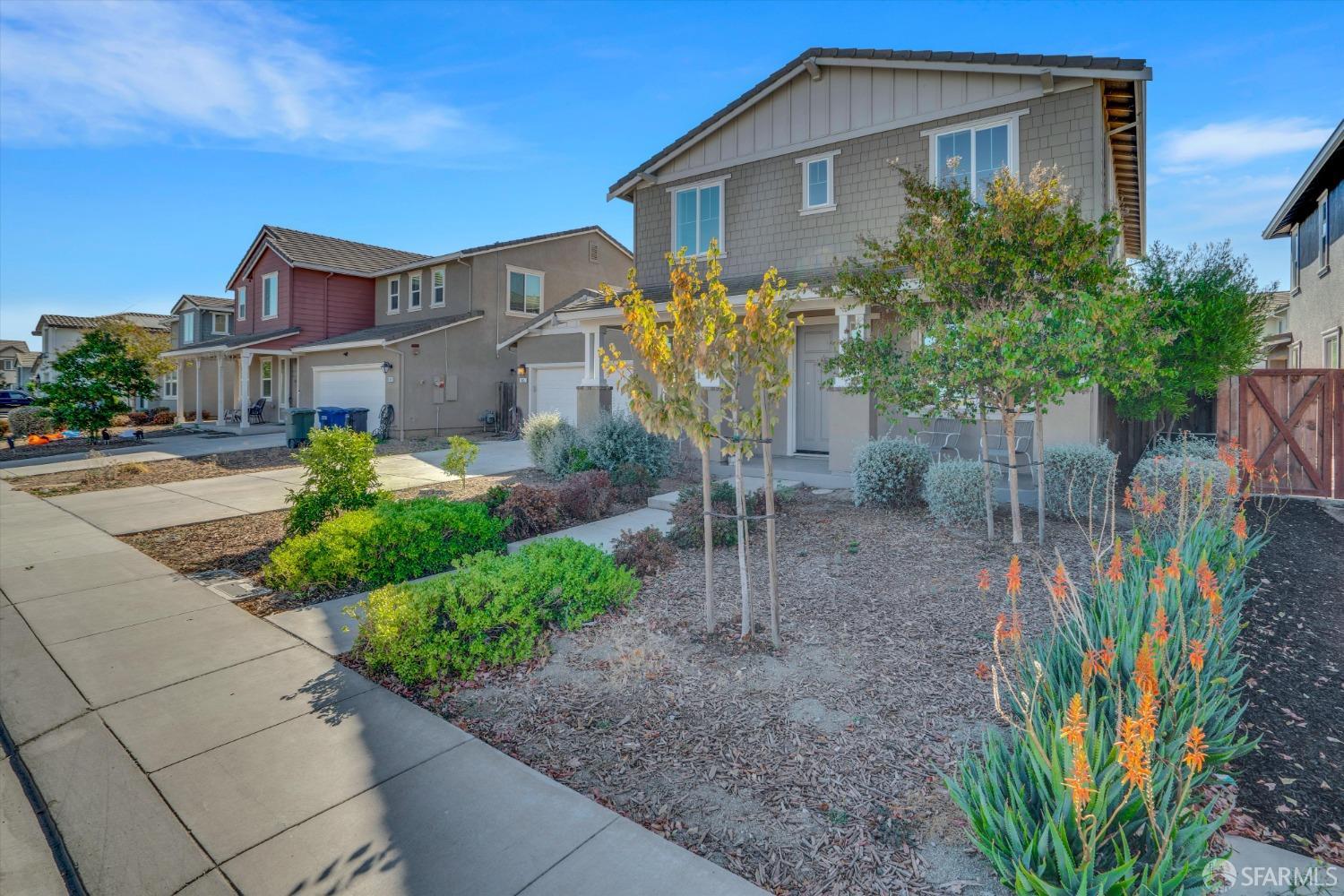 Detail Gallery Image 5 of 57 For 845 Bluestone Dr, Oakley,  CA 94561 - 4 Beds | 3 Baths