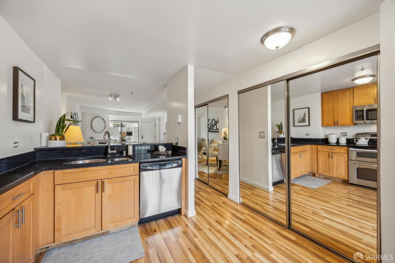 Detail Gallery Image 16 of 46 For 601 Van Ness Ave #17,  San Francisco,  CA 94102 - 2 Beds | 2 Baths