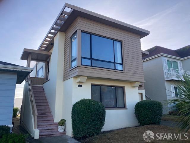 Detail Gallery Image 1 of 27 For 5 Pinehaven Dr, Daly City,  CA 94015 - 3 Beds | 2 Baths