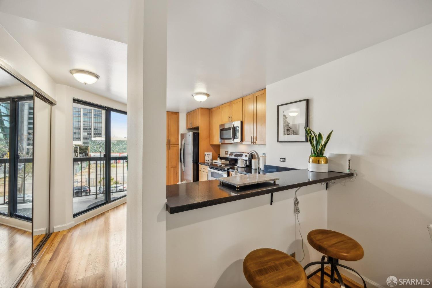 Detail Gallery Image 13 of 46 For 601 Van Ness Ave #17,  San Francisco,  CA 94102 - 2 Beds | 2 Baths