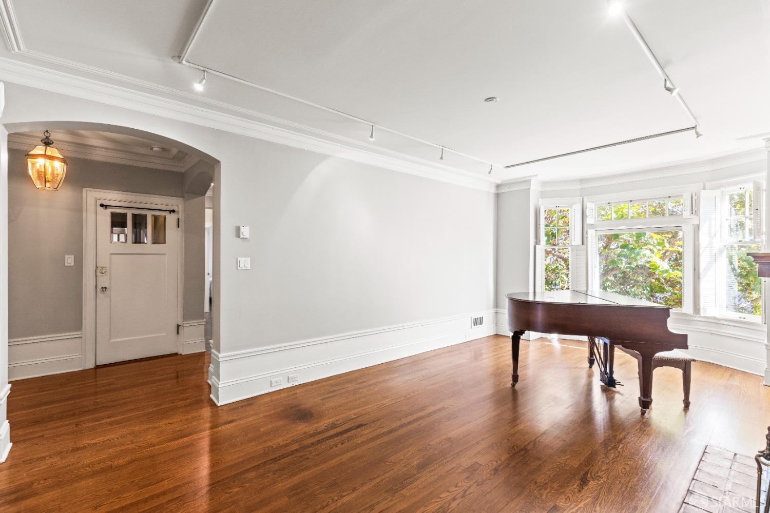 Detail Gallery Image 21 of 40 For 747 Leavenworth St #3,  San Francisco,  CA 94109 - 3 Beds | 2 Baths