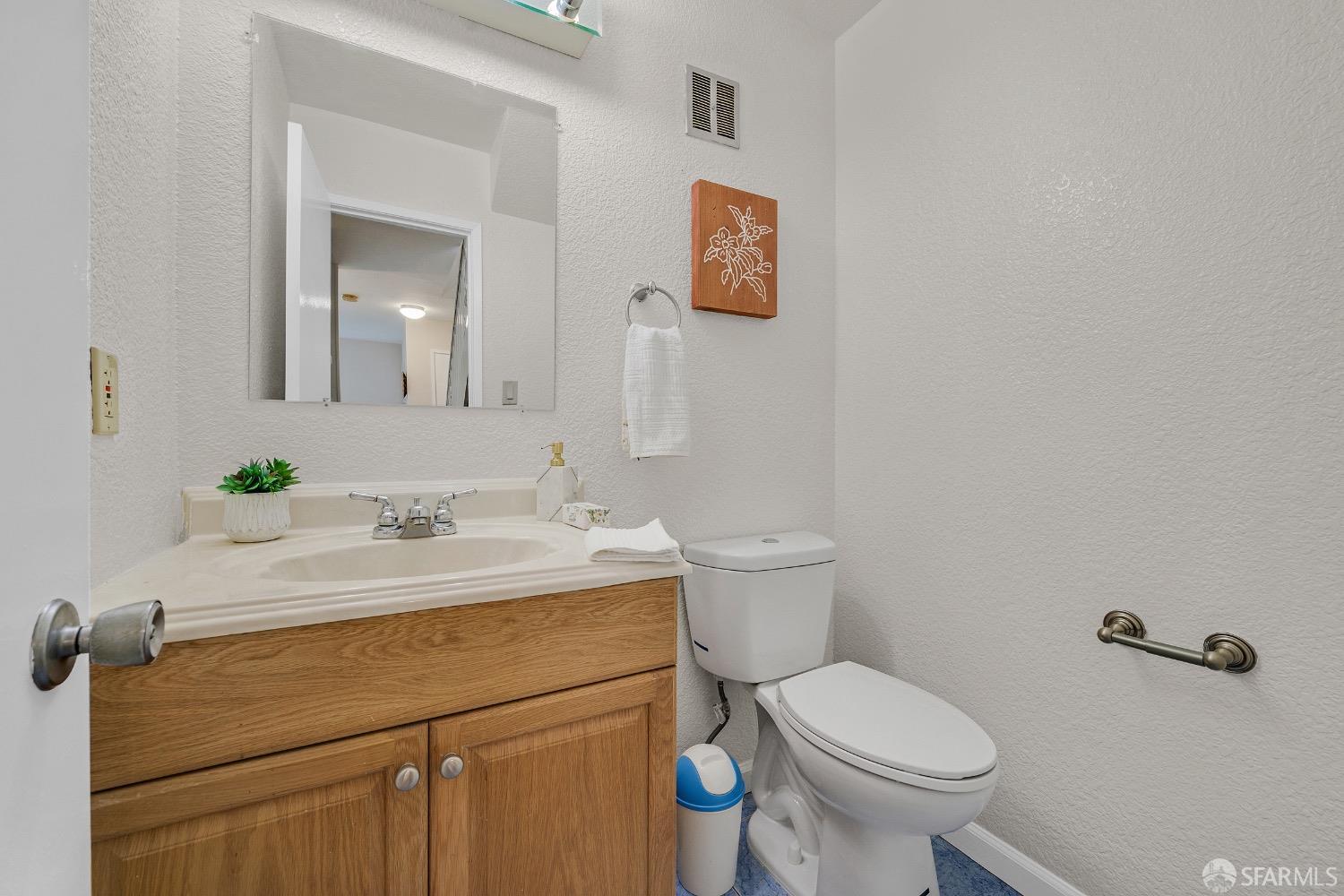 Detail Gallery Image 10 of 32 For 460 Auburn Way #2,  San Jose,  CA 95129 - 2 Beds | 1/1 Baths