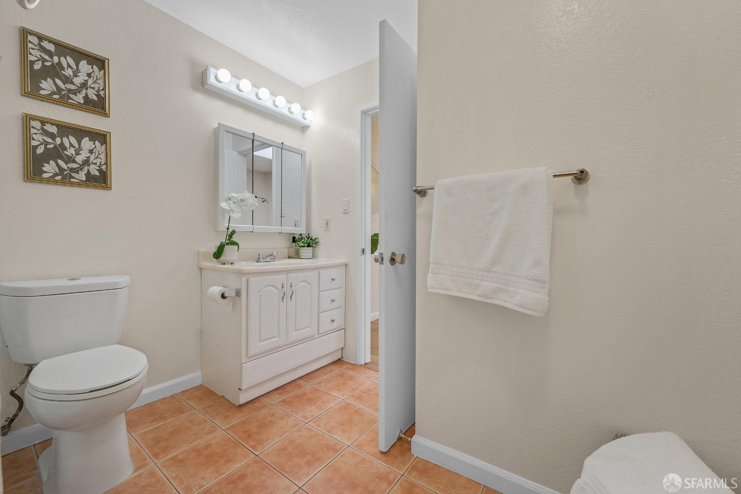 Detail Gallery Image 12 of 32 For 460 Auburn Way #2,  San Jose,  CA 95129 - 2 Beds | 1/1 Baths