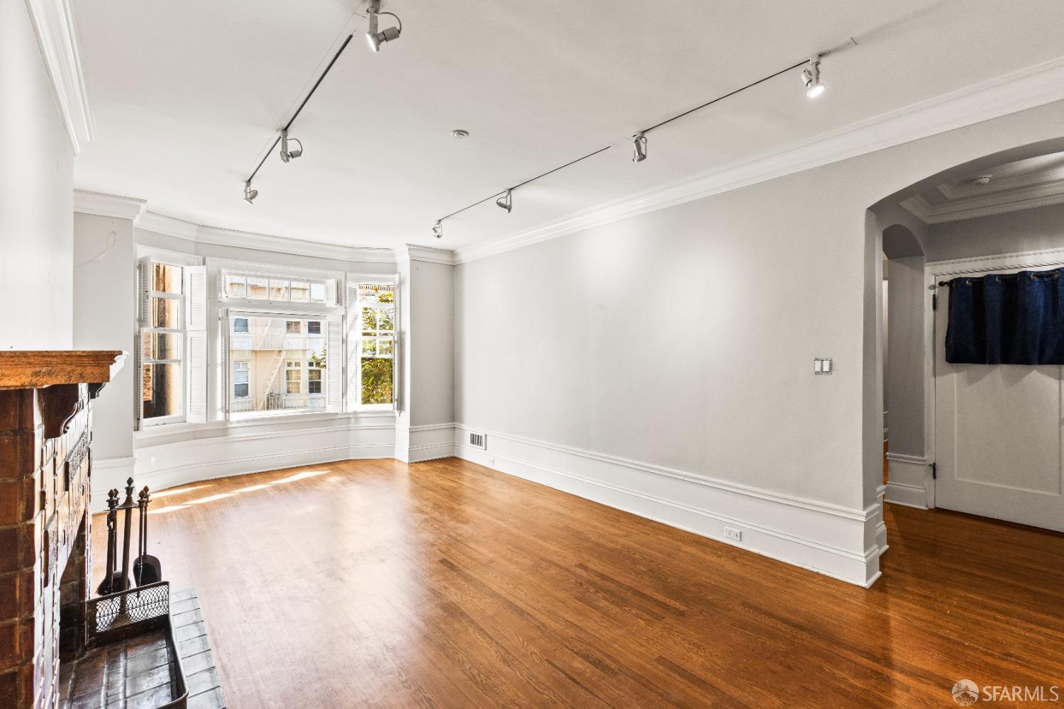 Detail Gallery Image 9 of 40 For 747 Leavenworth St #3,  San Francisco,  CA 94109 - 3 Beds | 2 Baths