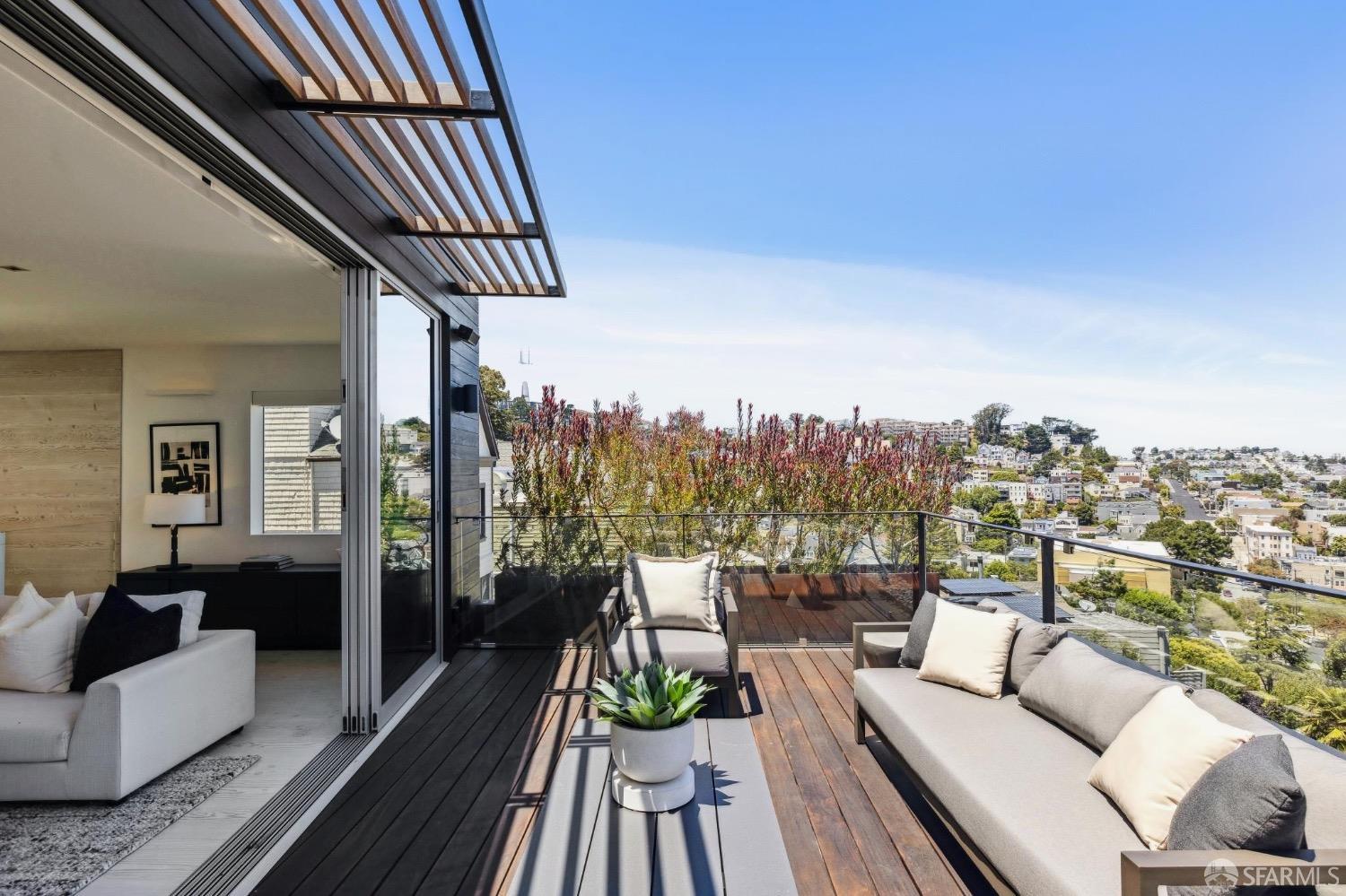 Detail Gallery Image 9 of 56 For 76 Laidley St, San Francisco,  CA 94131 - 4 Beds | 3/2 Baths