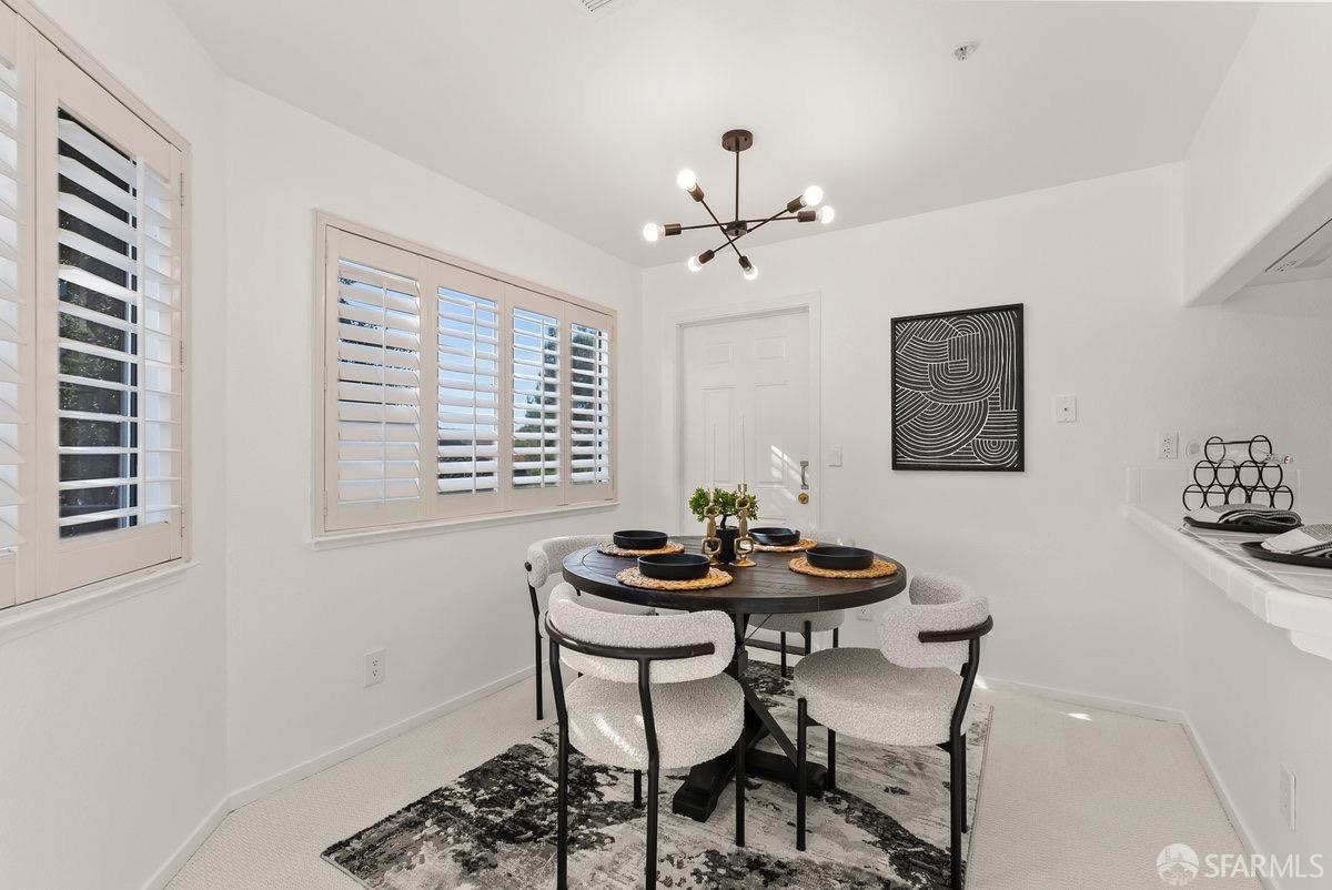 Detail Gallery Image 10 of 21 For 21314 Gary Dr #302,  Castro Valley,  CA 94546 - 2 Beds | 2 Baths