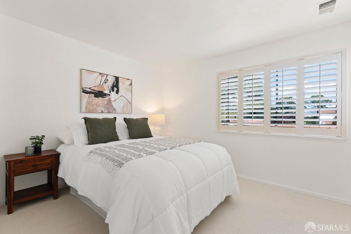 Detail Gallery Image 20 of 21 For 21314 Gary Dr #302,  Castro Valley,  CA 94546 - 2 Beds | 2 Baths