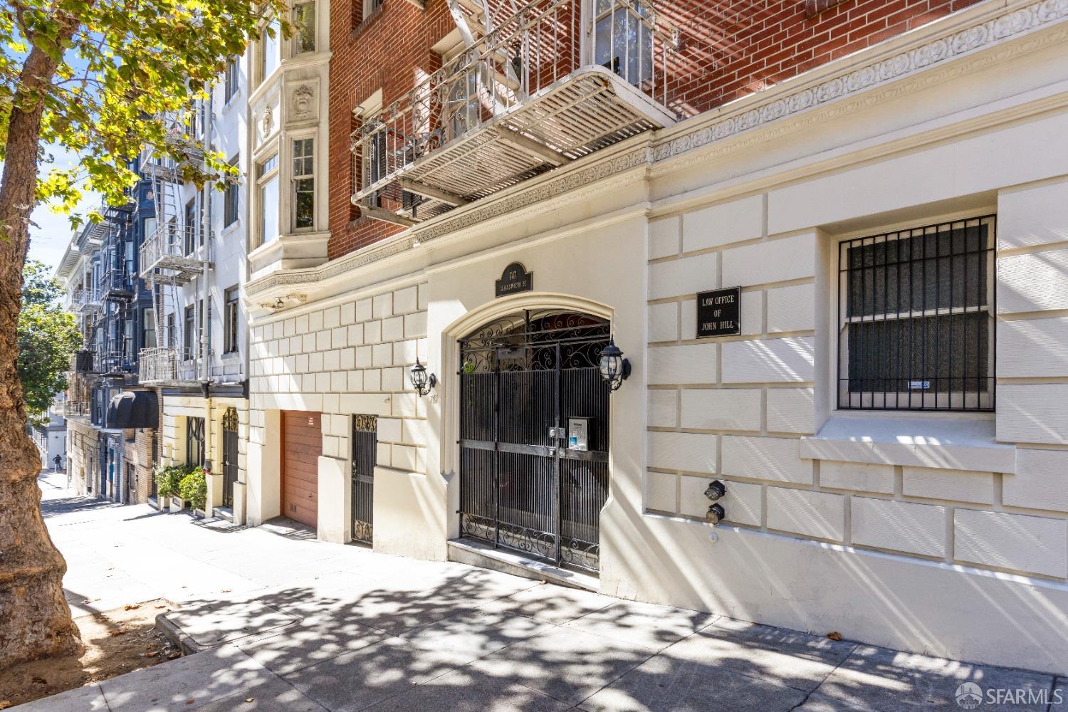 Detail Gallery Image 38 of 40 For 747 Leavenworth St #3,  San Francisco,  CA 94109 - 3 Beds | 2 Baths