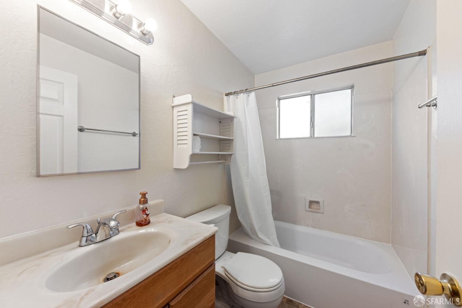 Detail Gallery Image 12 of 18 For 5322 Balhan Ct #1,  Concord,  CA 94521 - 2 Beds | 1 Baths