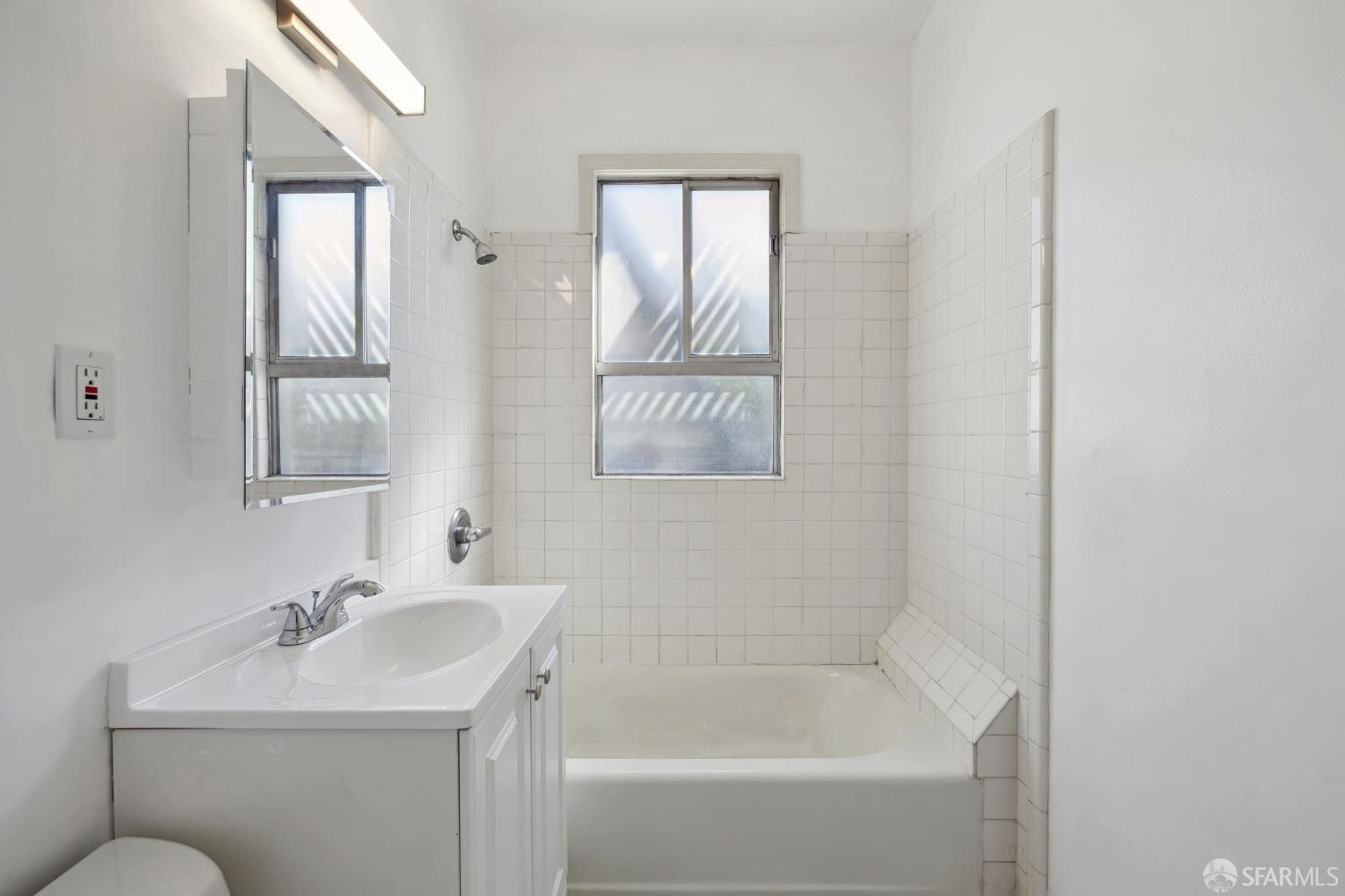 Detail Gallery Image 32 of 68 For 1601 Lombard St, San Francisco,  CA 94123 - – Beds | – Baths