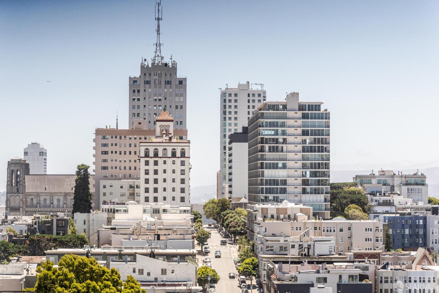 Detail Gallery Image 12 of 14 For 999 Green St #1502,  San Francisco,  CA 94133 - 3 Beds | 3 Baths