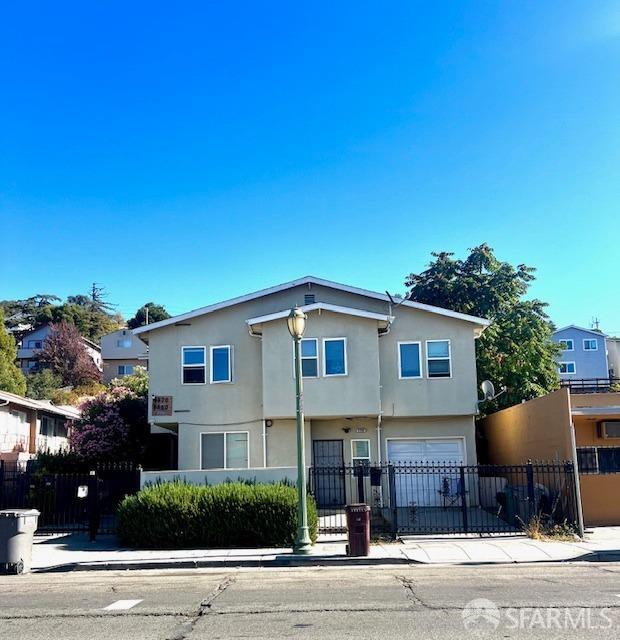 Detail Gallery Image 1 of 9 For 8850 Macarthur Blvd #8860,  Oakland,  CA 94605 - 4 Beds | 2/1 Baths