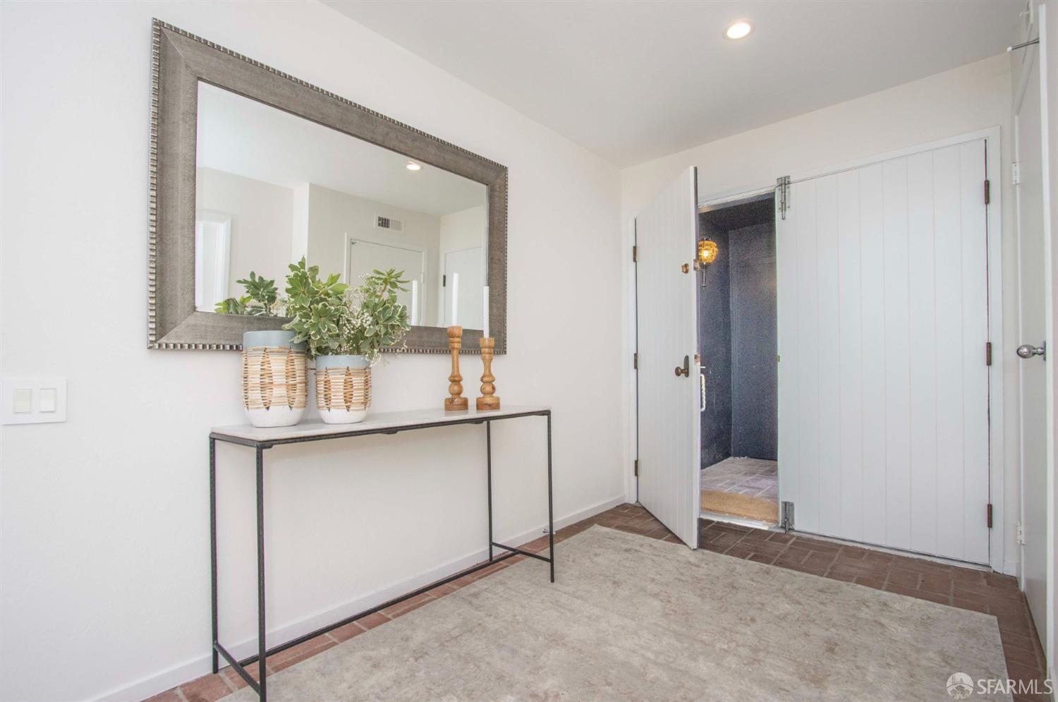 Detail Gallery Image 5 of 88 For 103 Mendosa Ave, San Francisco,  CA 94116 - 4 Beds | 3/1 Baths