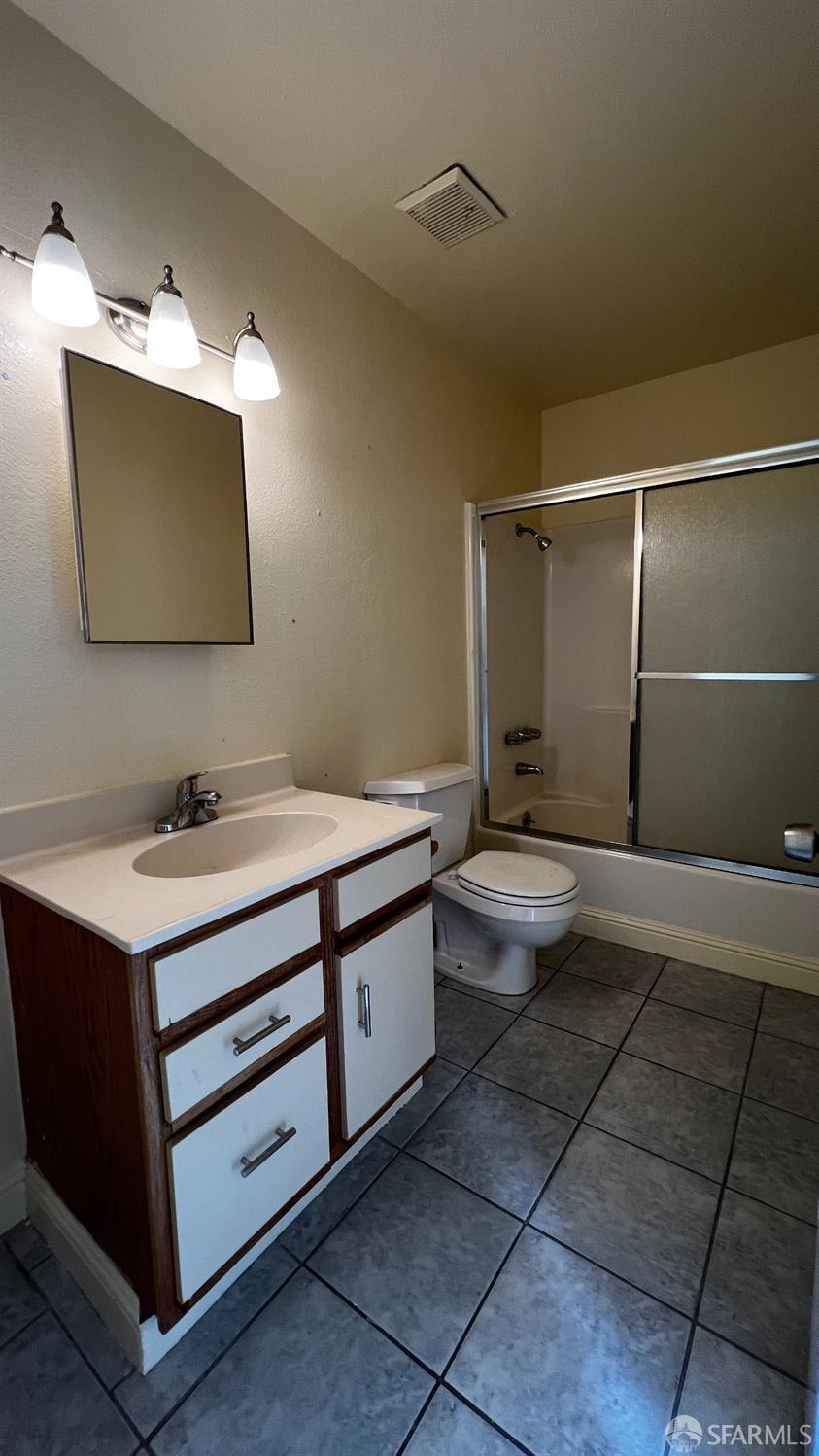 Detail Gallery Image 7 of 10 For 1723 Livingston Ln, Richmond,  CA 94801 - 2 Beds | 2 Baths