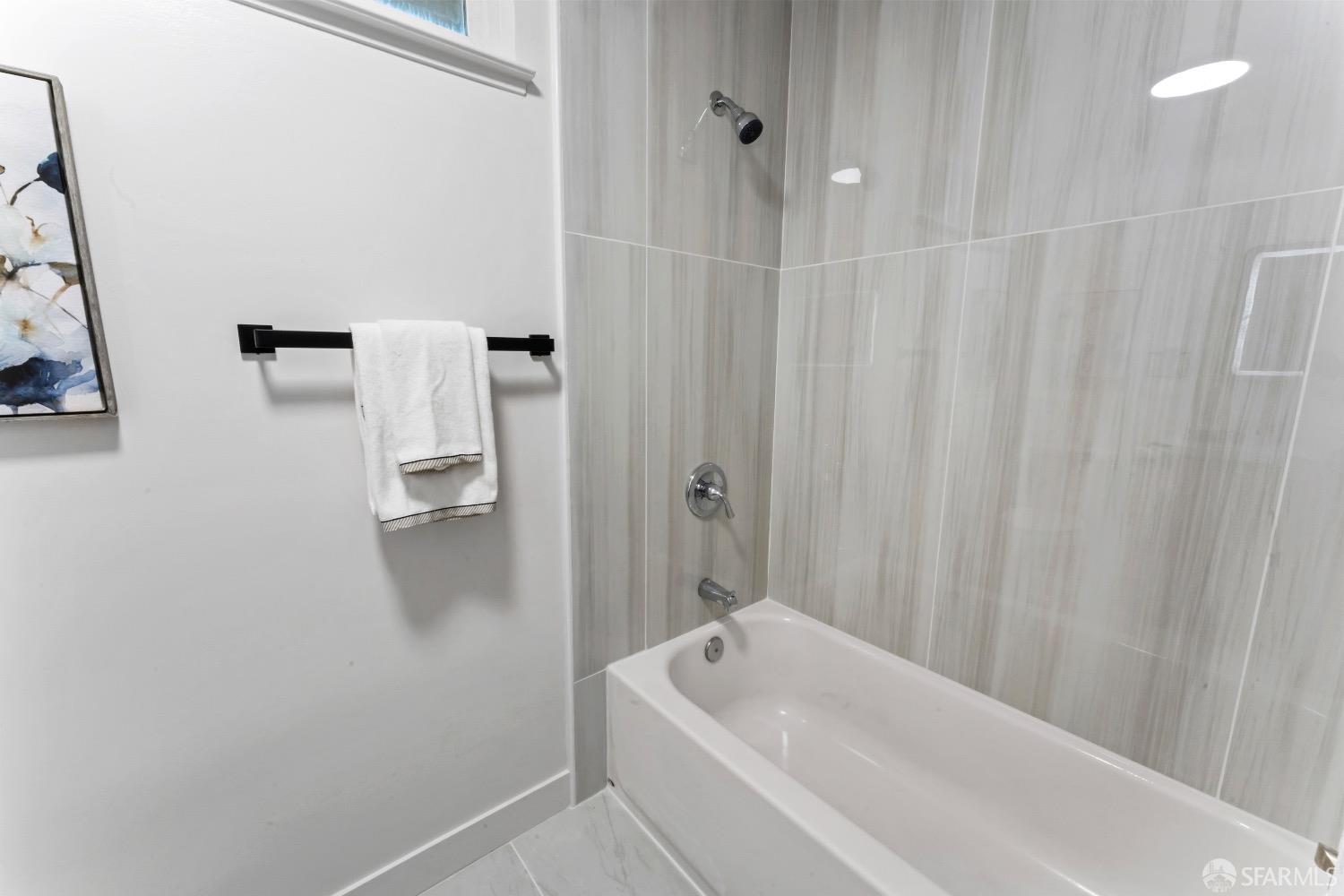 Detail Gallery Image 33 of 38 For 1259 Parkway Dr, Richmond,  CA 94803 - 4 Beds | 2/1 Baths