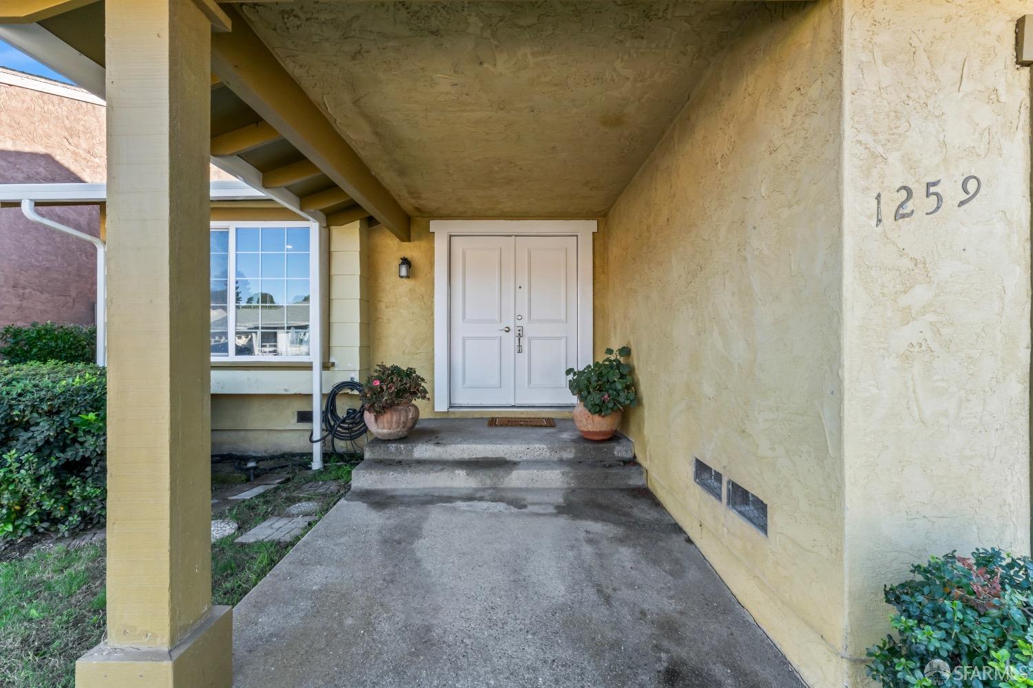 Detail Gallery Image 6 of 38 For 1259 Parkway Dr, Richmond,  CA 94803 - 4 Beds | 2/1 Baths