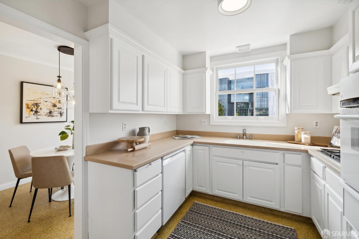 Detail Gallery Image 18 of 55 For 106 Denslowe Dr, San Francisco,  CA 94132 - 3 Beds | 2 Baths