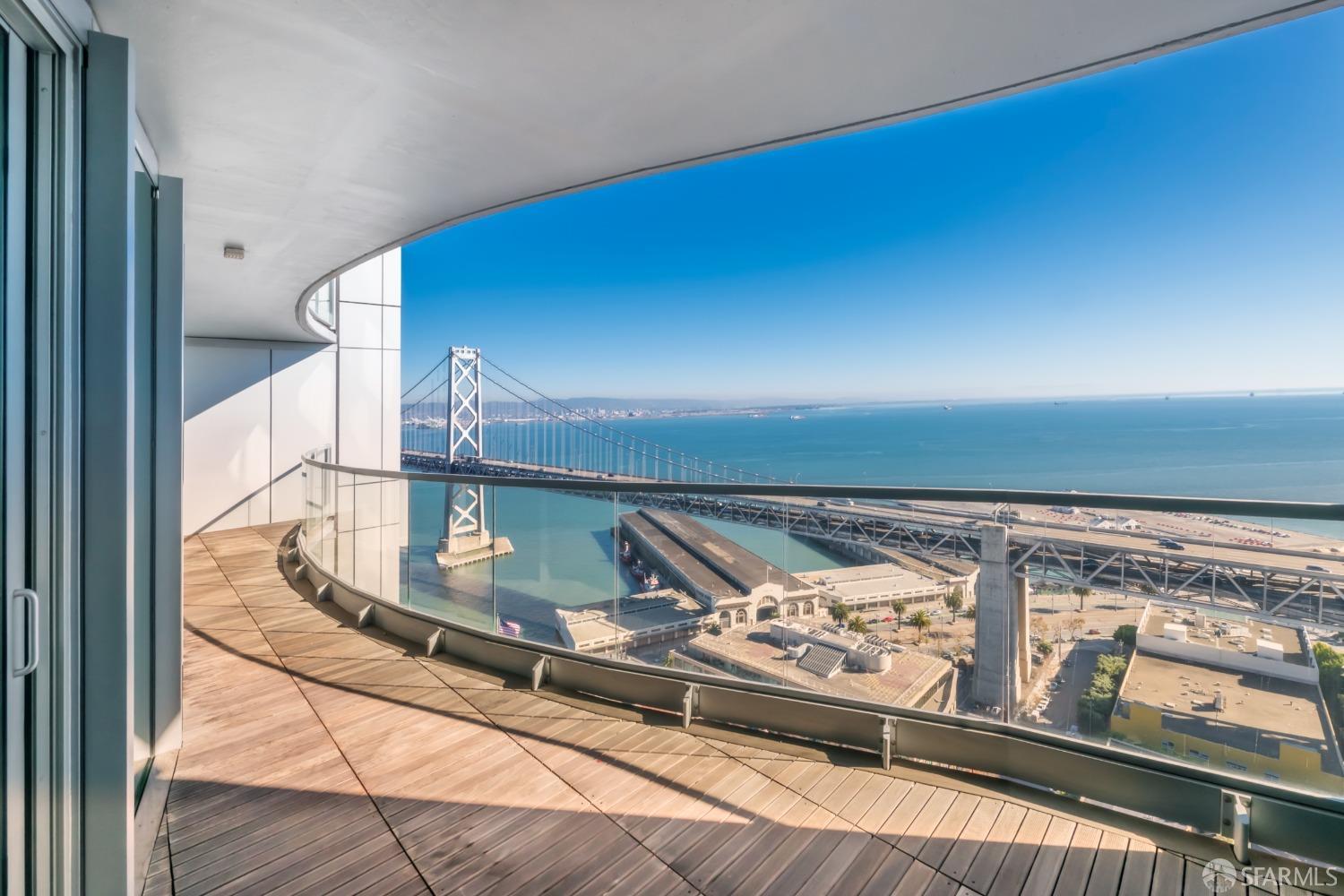 Detail Gallery Image 1 of 53 For 338 Spear St 33d,  San Francisco,  CA 94105 - 3 Beds | 2/1 Baths