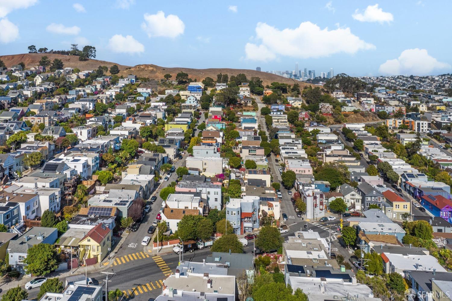 Detail Gallery Image 57 of 93 For 307 Banks St, San Francisco,  CA 94110 - 3 Beds | 1 Baths