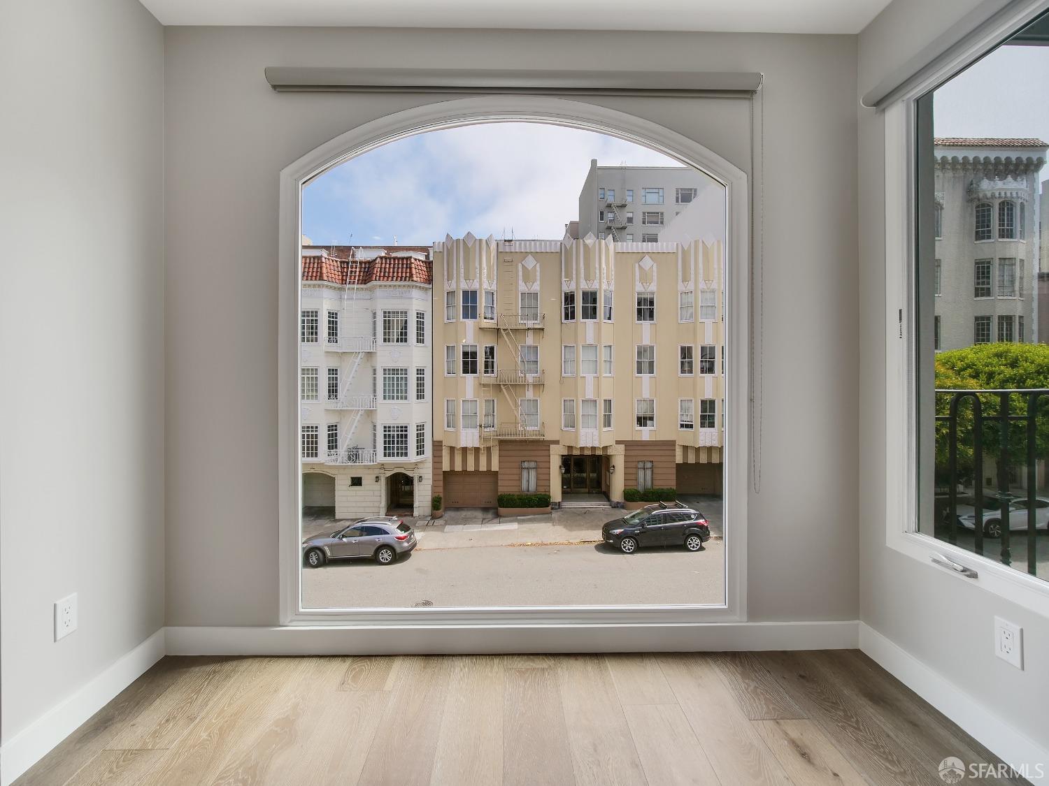 Detail Gallery Image 5 of 24 For 1856 Pacific Ave #5,  San Francisco,  CA 94109 - 2 Beds | 1 Baths