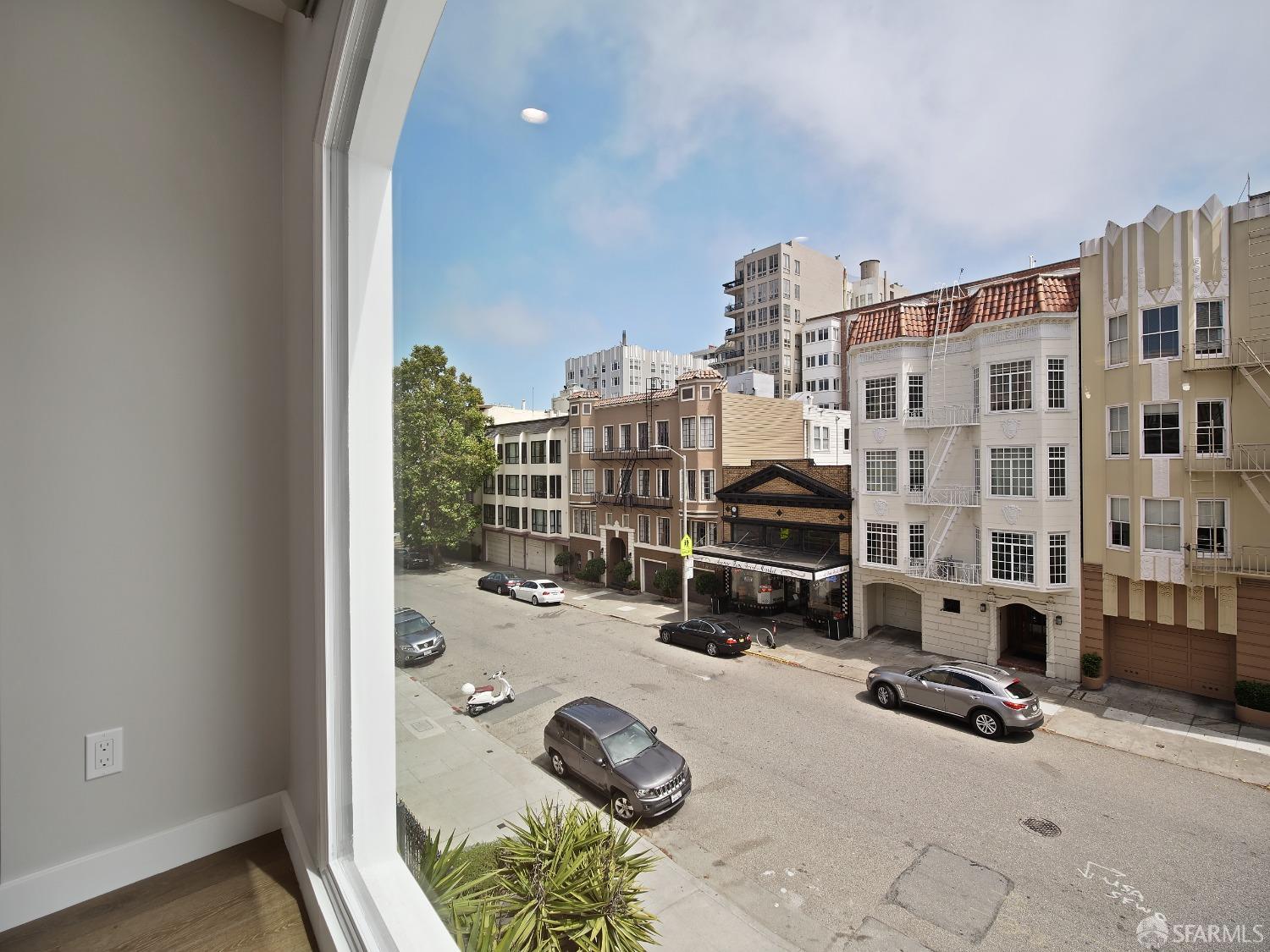 Detail Gallery Image 7 of 24 For 1856 Pacific Ave #5,  San Francisco,  CA 94109 - 2 Beds | 1 Baths