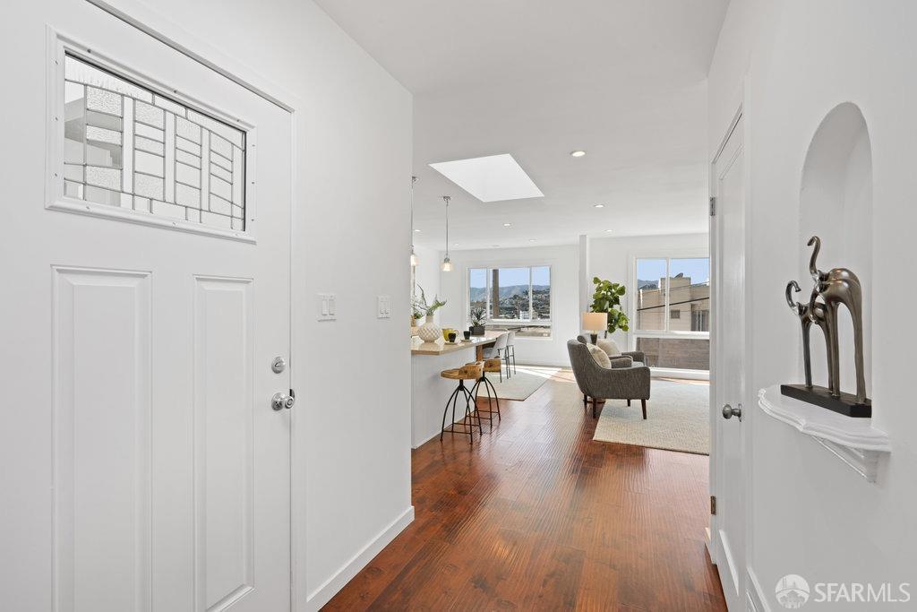 Detail Gallery Image 3 of 80 For 279 Topeka Ave, San Francisco,  CA 94124 - 3 Beds | 2 Baths