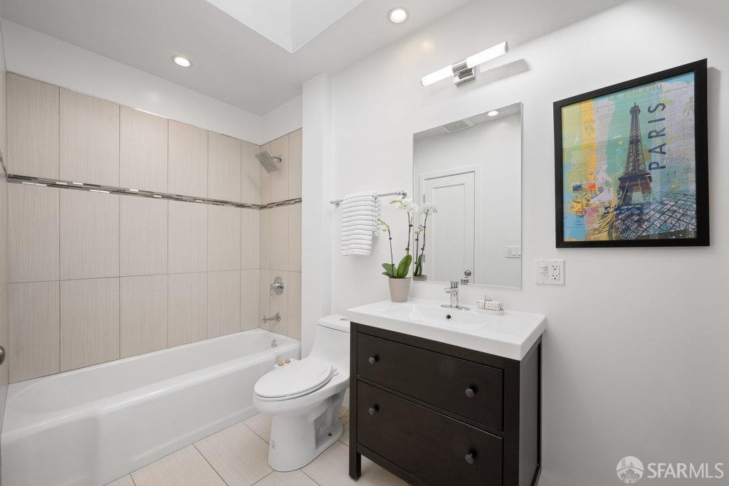 Detail Gallery Image 34 of 80 For 279 Topeka Ave, San Francisco,  CA 94124 - 3 Beds | 2 Baths