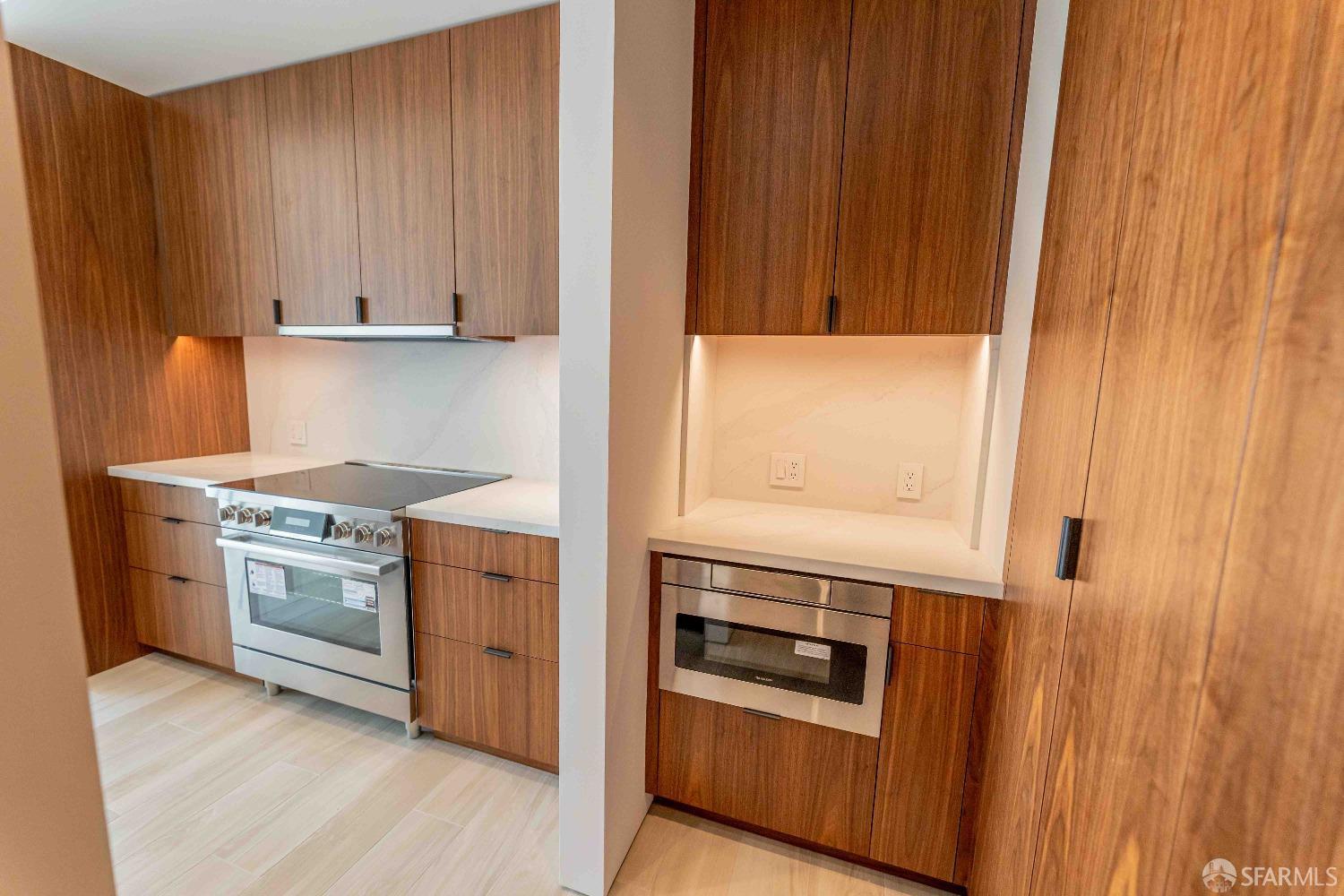 Detail Gallery Image 4 of 14 For 1333 Jones St #1702,  San Francisco,  CA 94109 - 2 Beds | 2 Baths