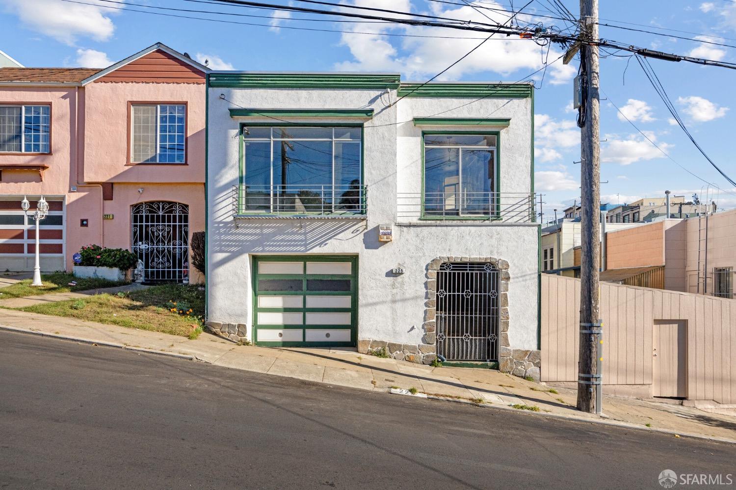 Detail Gallery Image 2 of 26 For 225 Rutland St, San Francisco,  CA 94134 - 3 Beds | 2 Baths