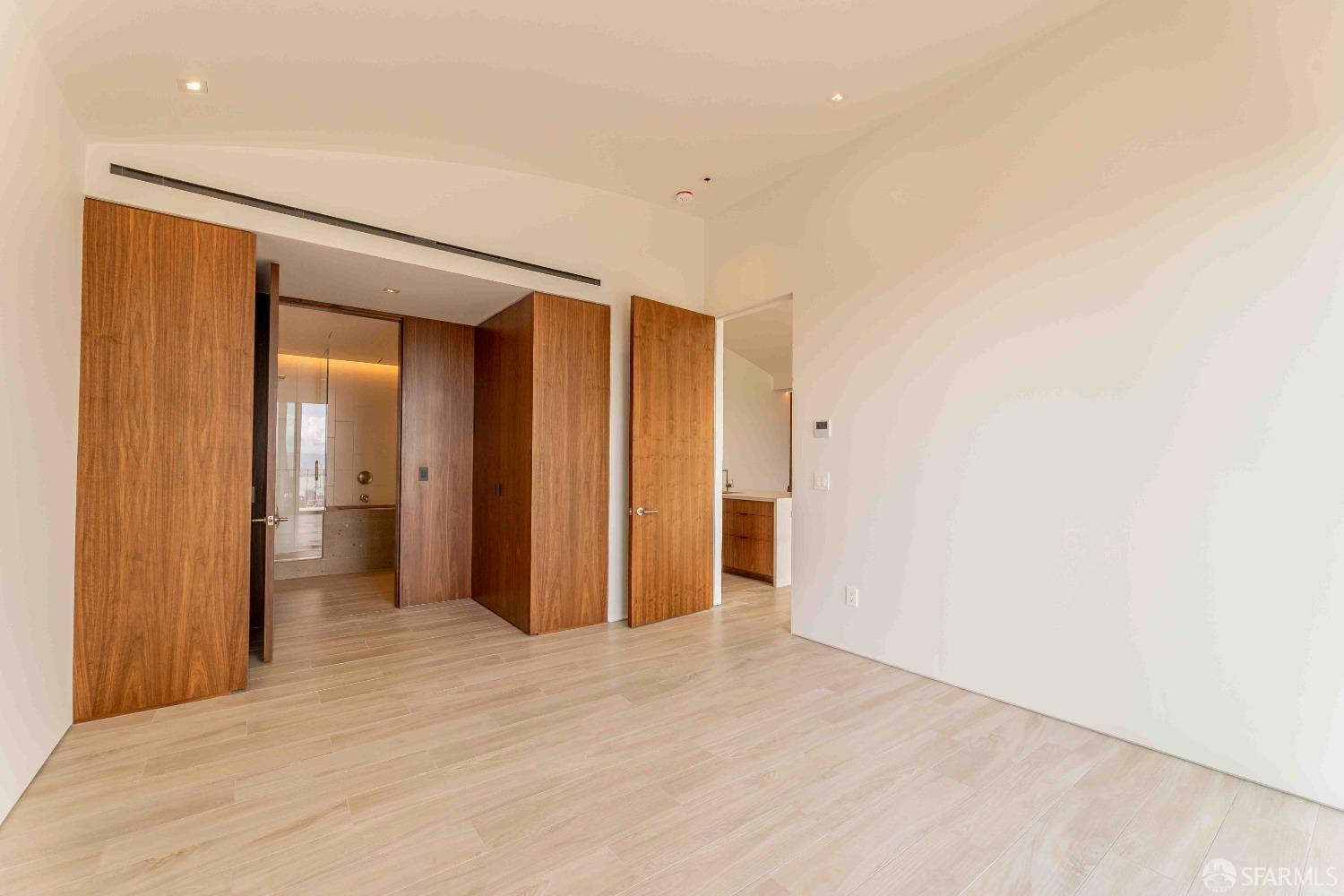 Detail Gallery Image 7 of 14 For 1333 Jones St #1702,  San Francisco,  CA 94109 - 2 Beds | 2 Baths