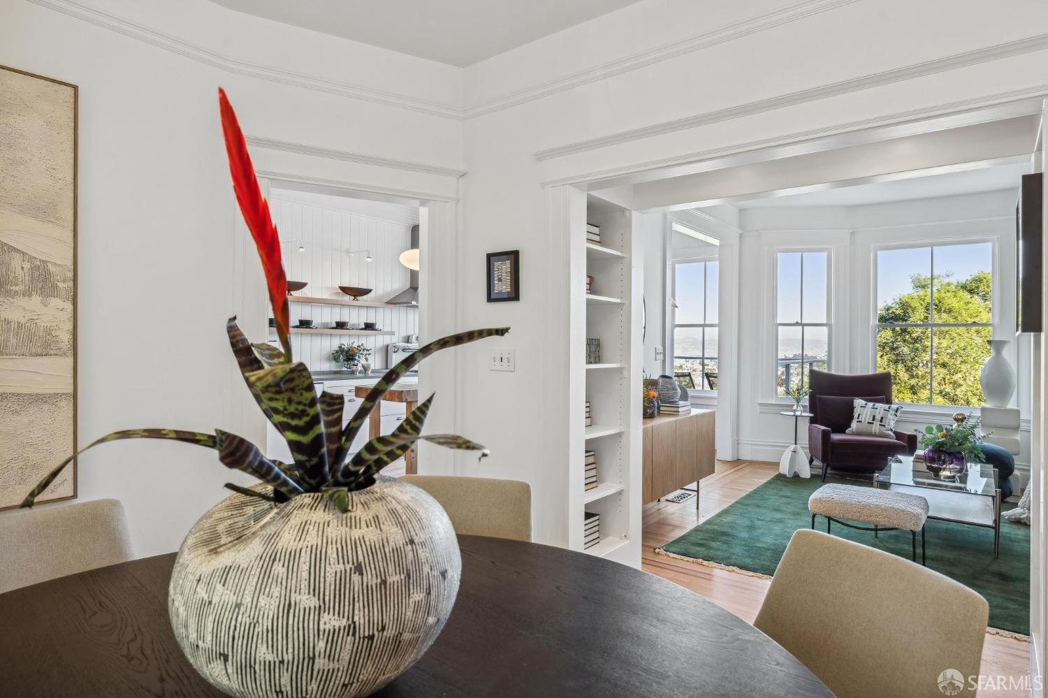 Detail Gallery Image 17 of 95 For 69 Fountain St, San Francisco,  CA 94114 - 4 Beds | 3/1 Baths