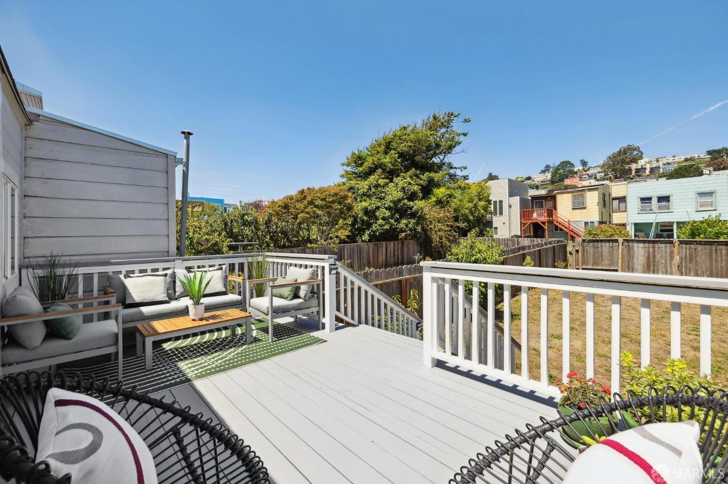 Detail Gallery Image 11 of 39 For 54 Staples Ave, San Francisco,  CA 94131 - 3 Beds | 1 Baths