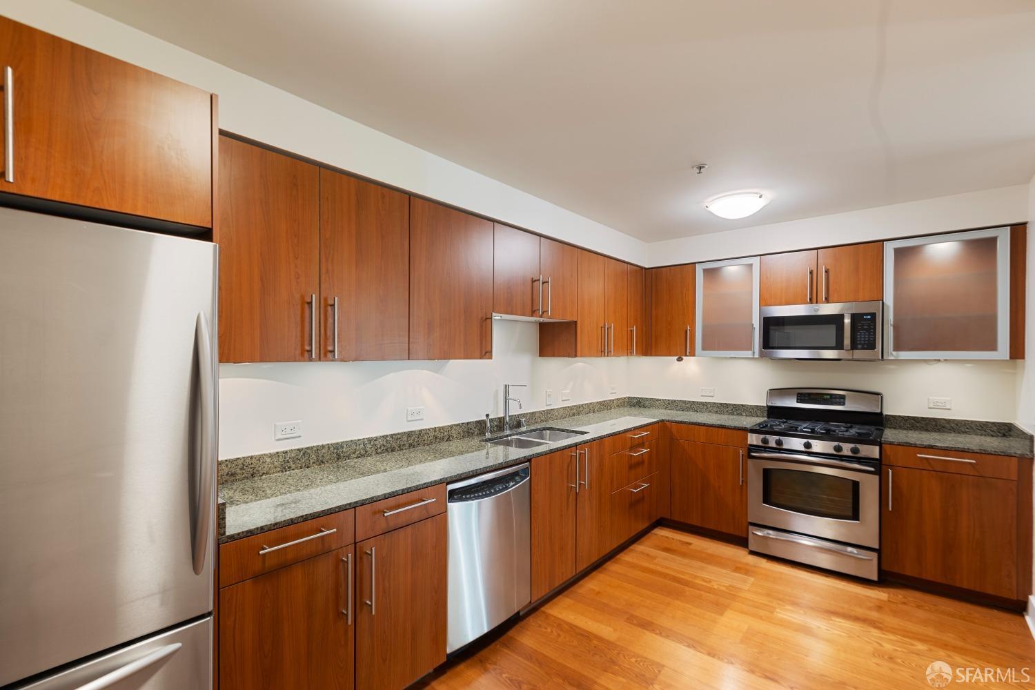 Detail Gallery Image 2 of 16 For 50 Lansing St #201,  San Francisco,  CA 94105 - 2 Beds | 2 Baths