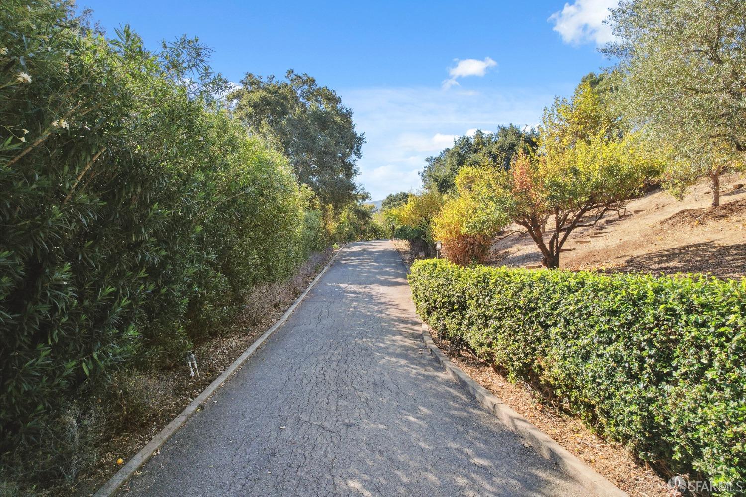 Detail Gallery Image 29 of 50 For 25600 W Fremont Rd, Los Altos Hills,  CA 94022 - 3 Beds | 2/1 Baths