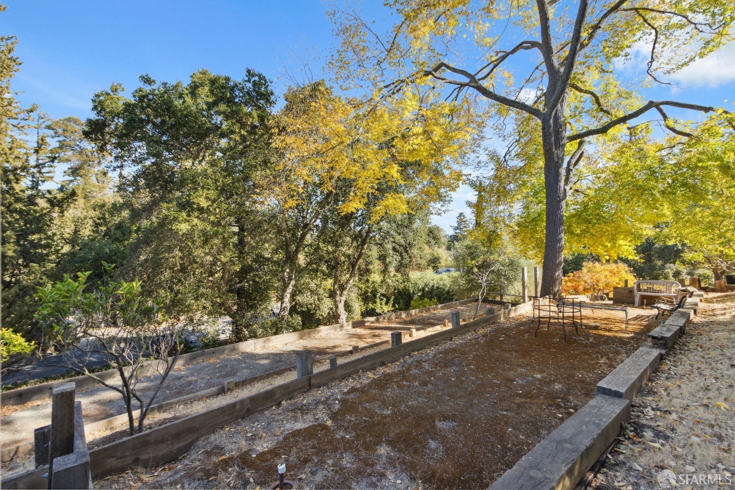 Detail Gallery Image 38 of 50 For 25600 W Fremont Rd, Los Altos Hills,  CA 94022 - 3 Beds | 2/1 Baths