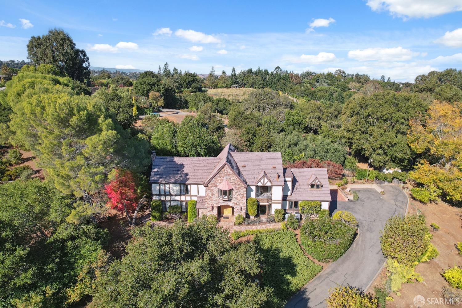 Detail Gallery Image 43 of 50 For 25600 W Fremont Rd, Los Altos Hills,  CA 94022 - 3 Beds | 2/1 Baths