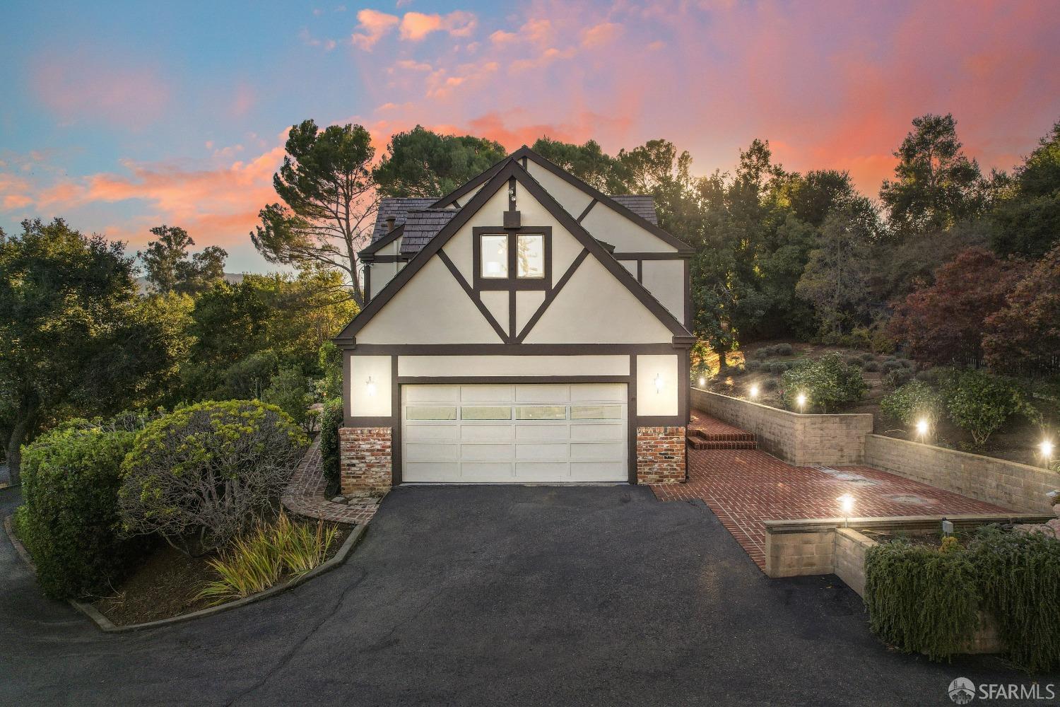 Detail Gallery Image 46 of 50 For 25600 W Fremont Rd, Los Altos Hills,  CA 94022 - 3 Beds | 2/1 Baths