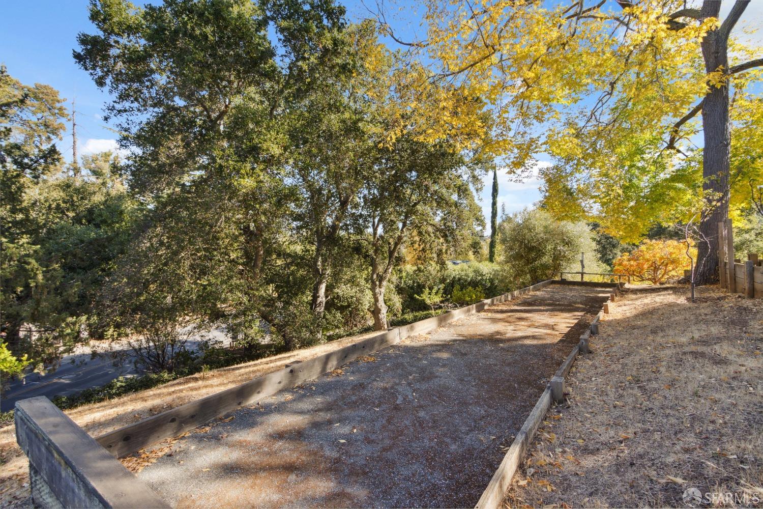 Detail Gallery Image 39 of 50 For 25600 W Fremont Rd, Los Altos Hills,  CA 94022 - 3 Beds | 2/1 Baths