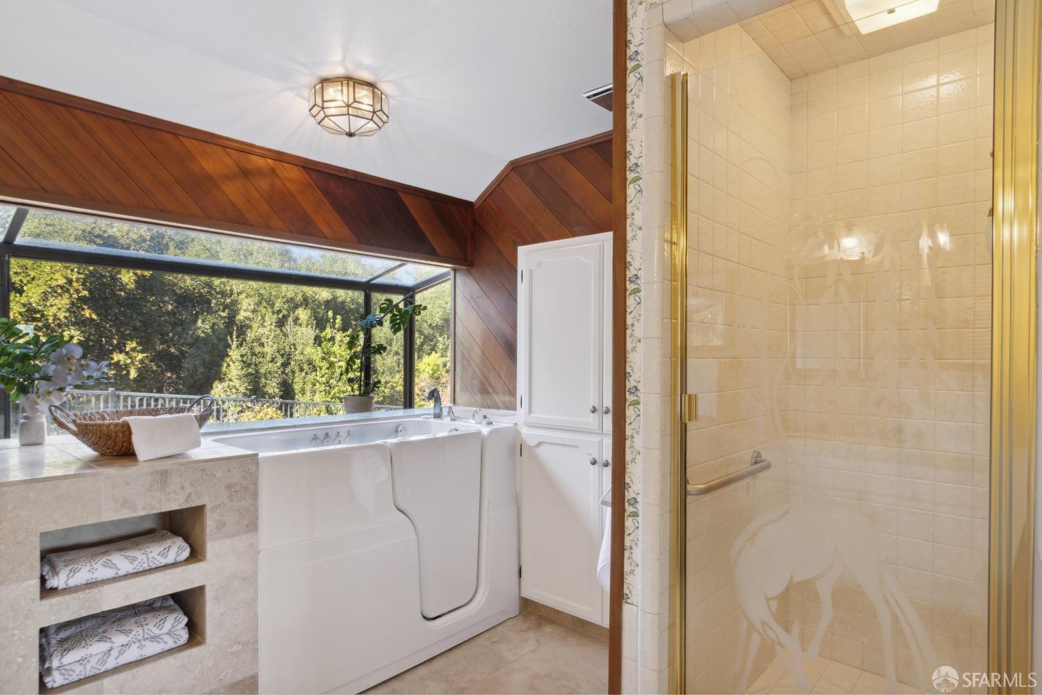 Detail Gallery Image 24 of 50 For 25600 W Fremont Rd, Los Altos Hills,  CA 94022 - 3 Beds | 2/1 Baths