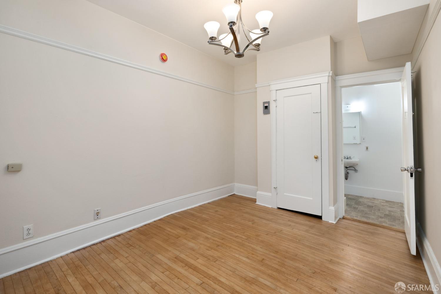 Detail Gallery Image 7 of 9 For 163 Alhambra St a,  San Francisco,  CA 94123 - 2 Beds | 1 Baths