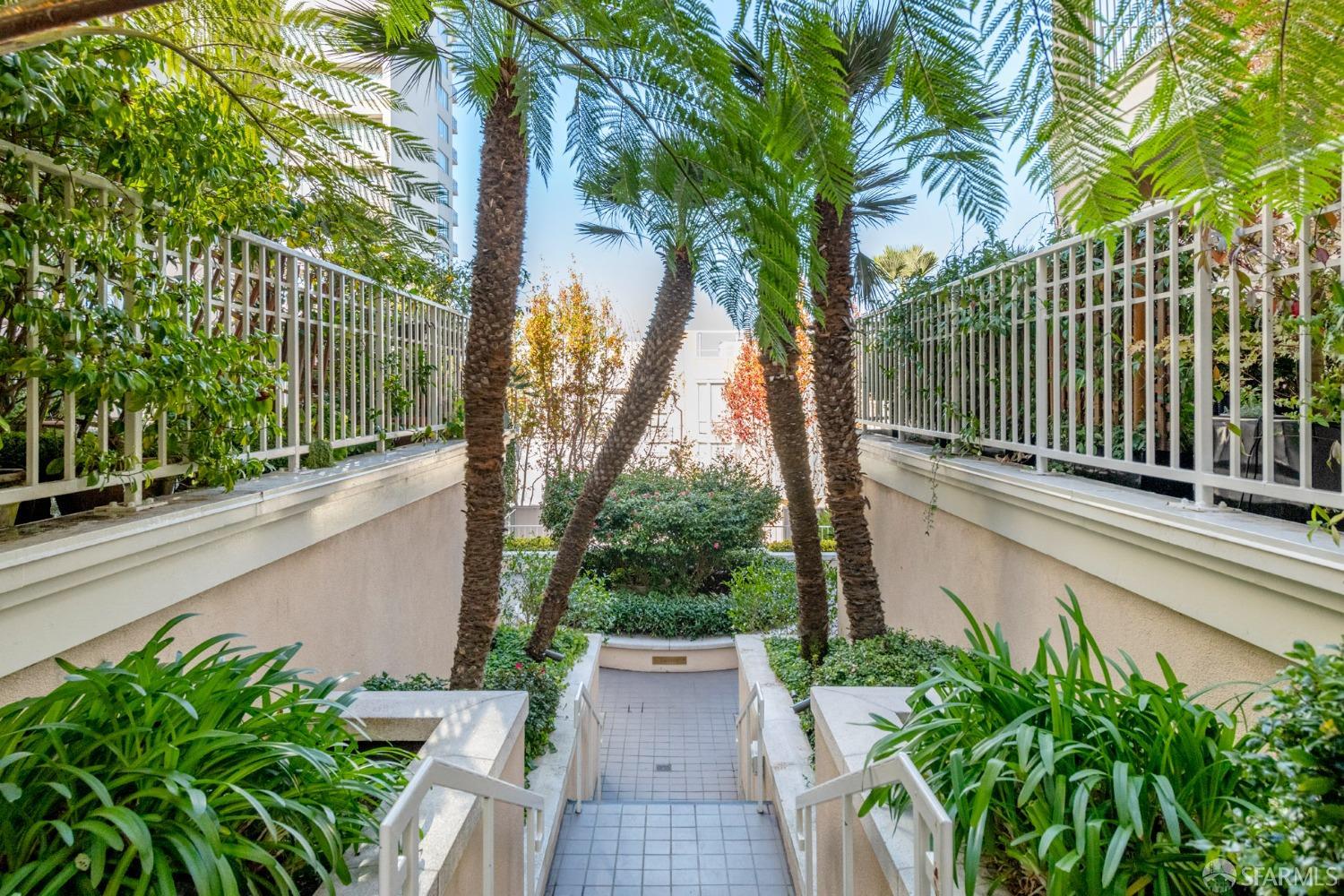 Photo #6: 424079401 Listing 