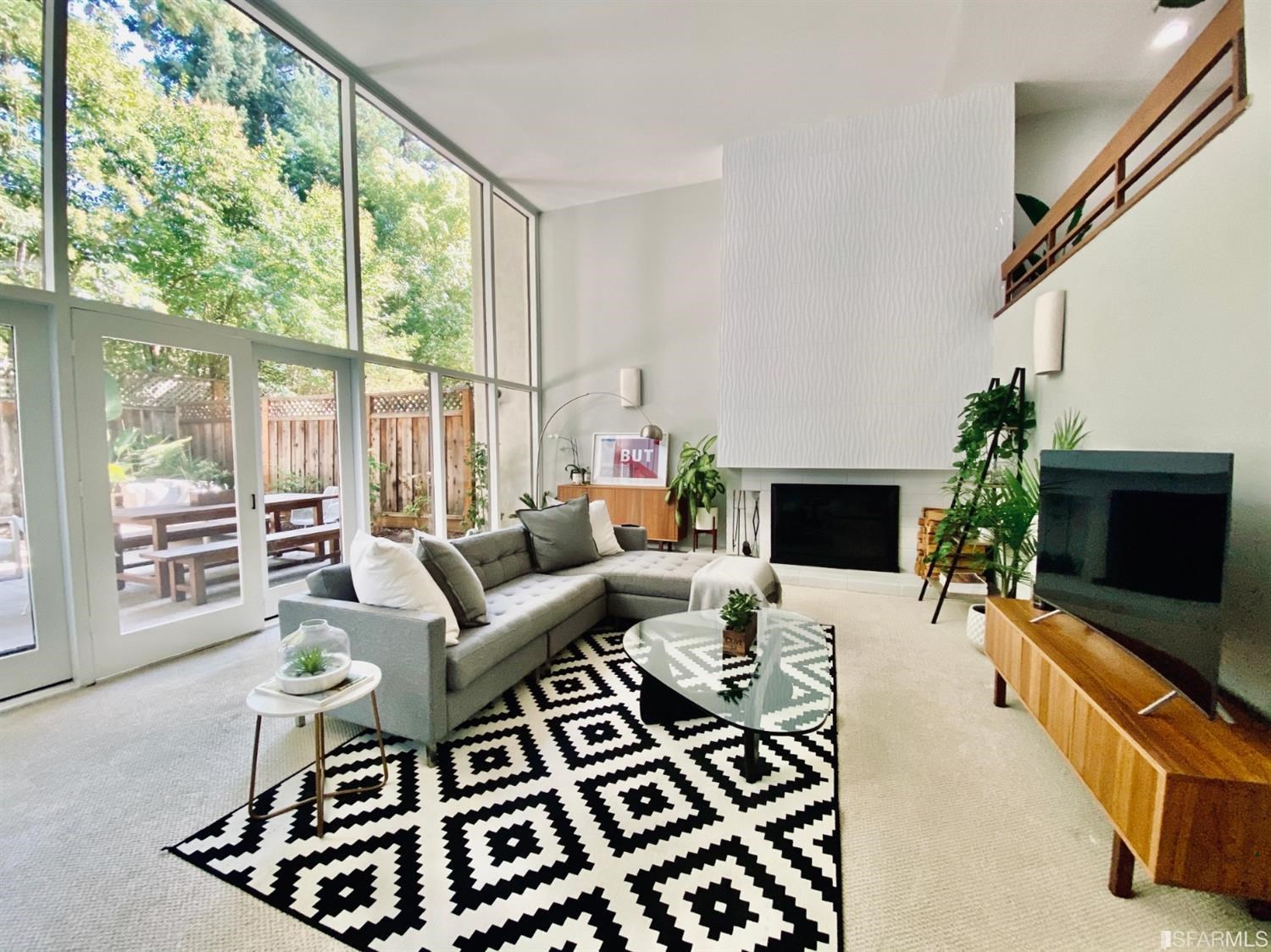 Detail Gallery Image 1 of 1 For 132 Stone Pine Ln, Menlo Park,  CA 94025 - 3 Beds | 2/1 Baths