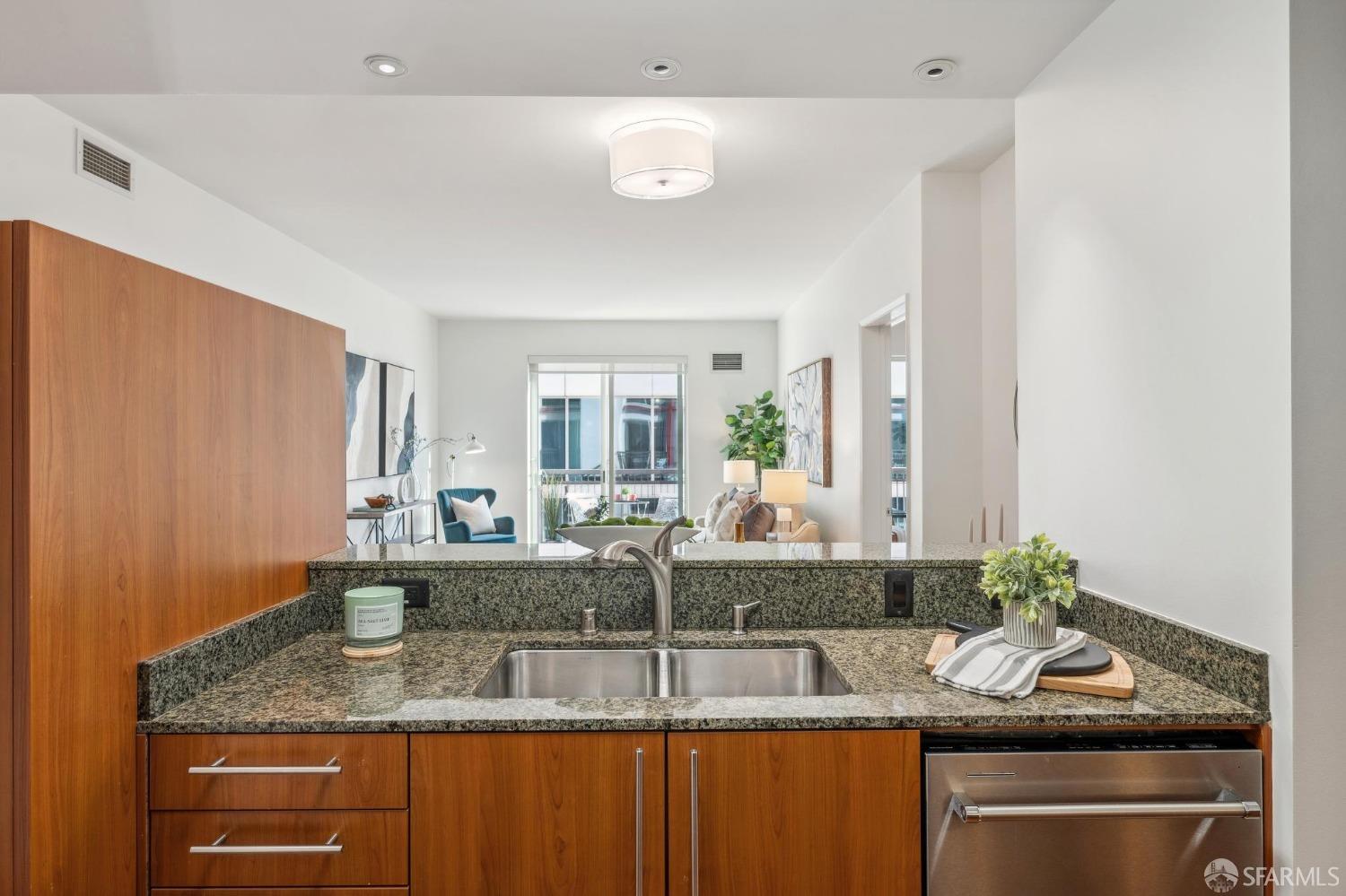 Detail Gallery Image 5 of 29 For 50 Lansing St #403,  San Francisco,  CA 94105 - 2 Beds | 2 Baths