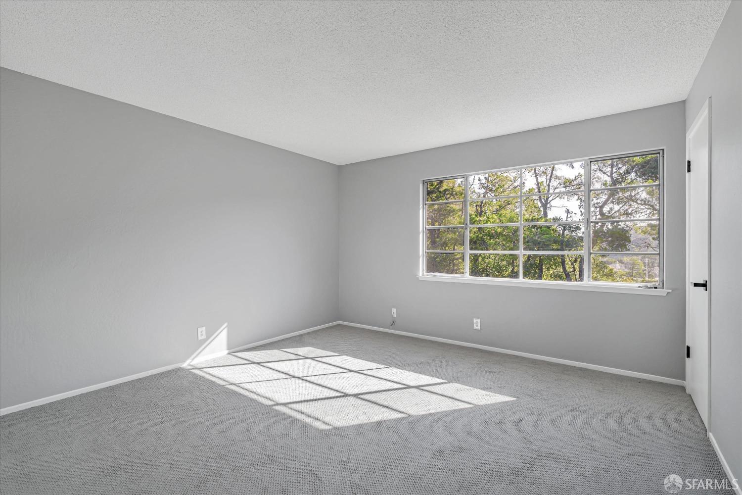 Detail Gallery Image 14 of 40 For 1528 Overland Dr, San Mateo,  CA 94403 - 4 Beds | 2/1 Baths