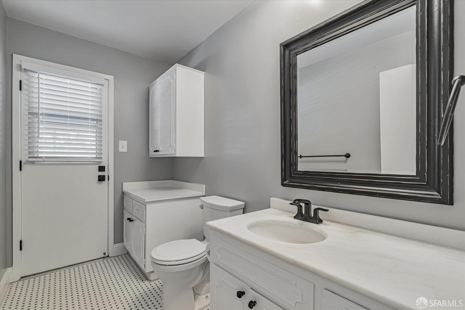 Detail Gallery Image 18 of 40 For 1528 Overland Dr, San Mateo,  CA 94403 - 4 Beds | 2/1 Baths