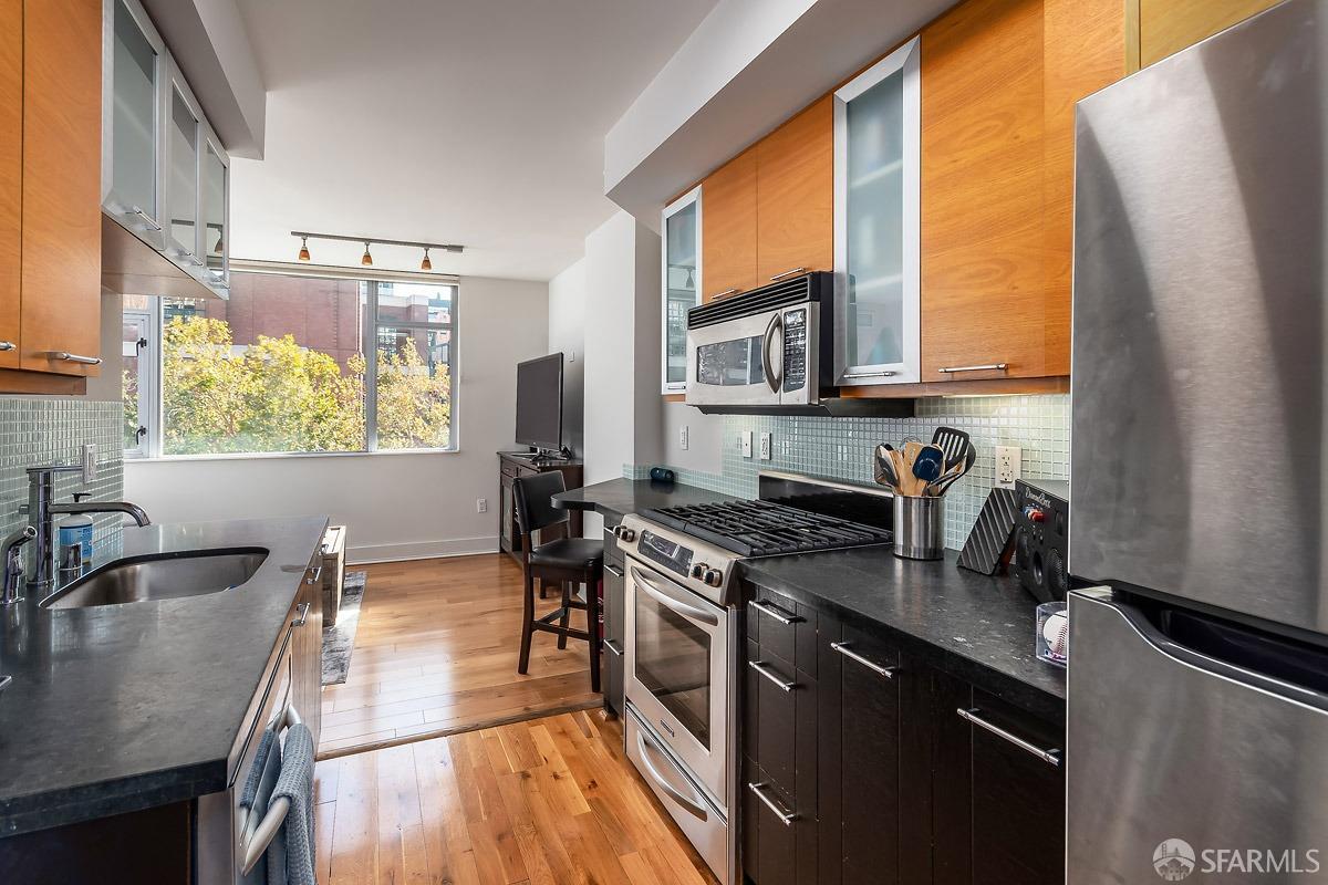 Detail Gallery Image 3 of 32 For 170 King St #307,  San Francisco,  CA 94107 - 1 Beds | 1 Baths