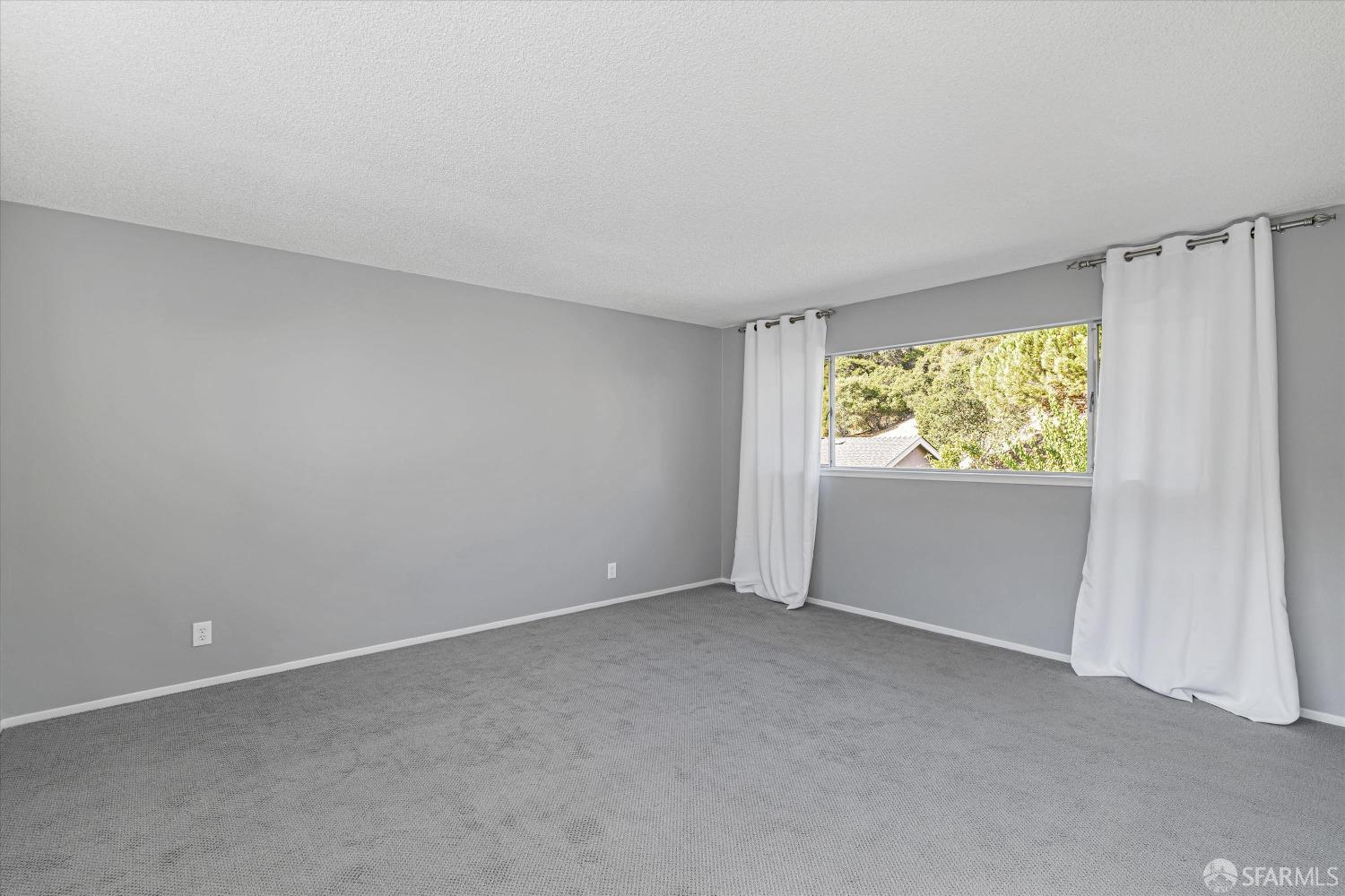 Detail Gallery Image 12 of 40 For 1528 Overland Dr, San Mateo,  CA 94403 - 4 Beds | 2/1 Baths