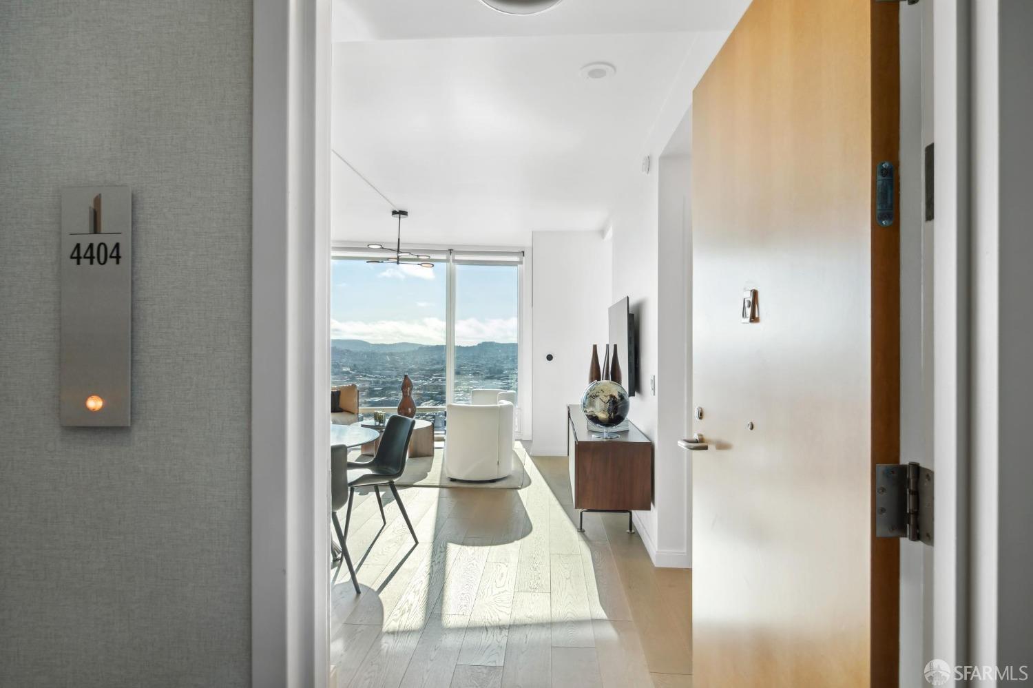 Detail Gallery Image 1 of 44 For 425 1st St #4404,  San Francisco,  CA 94105 - 1 Beds | 1 Baths